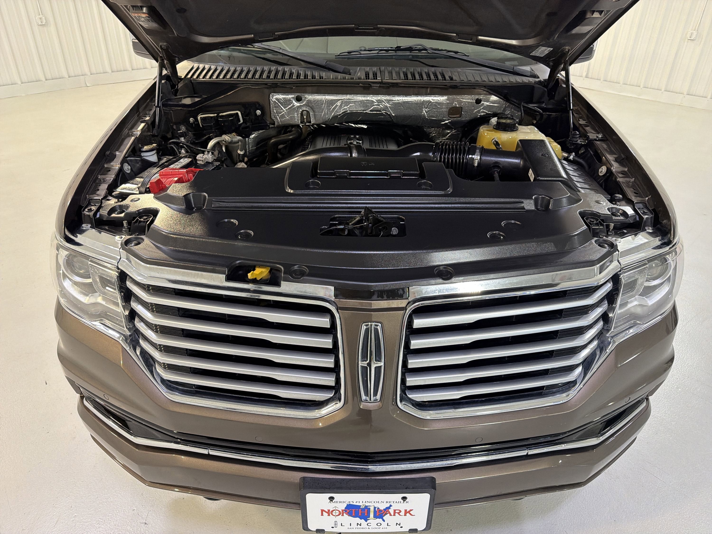 2015 Lincoln Navigator Base