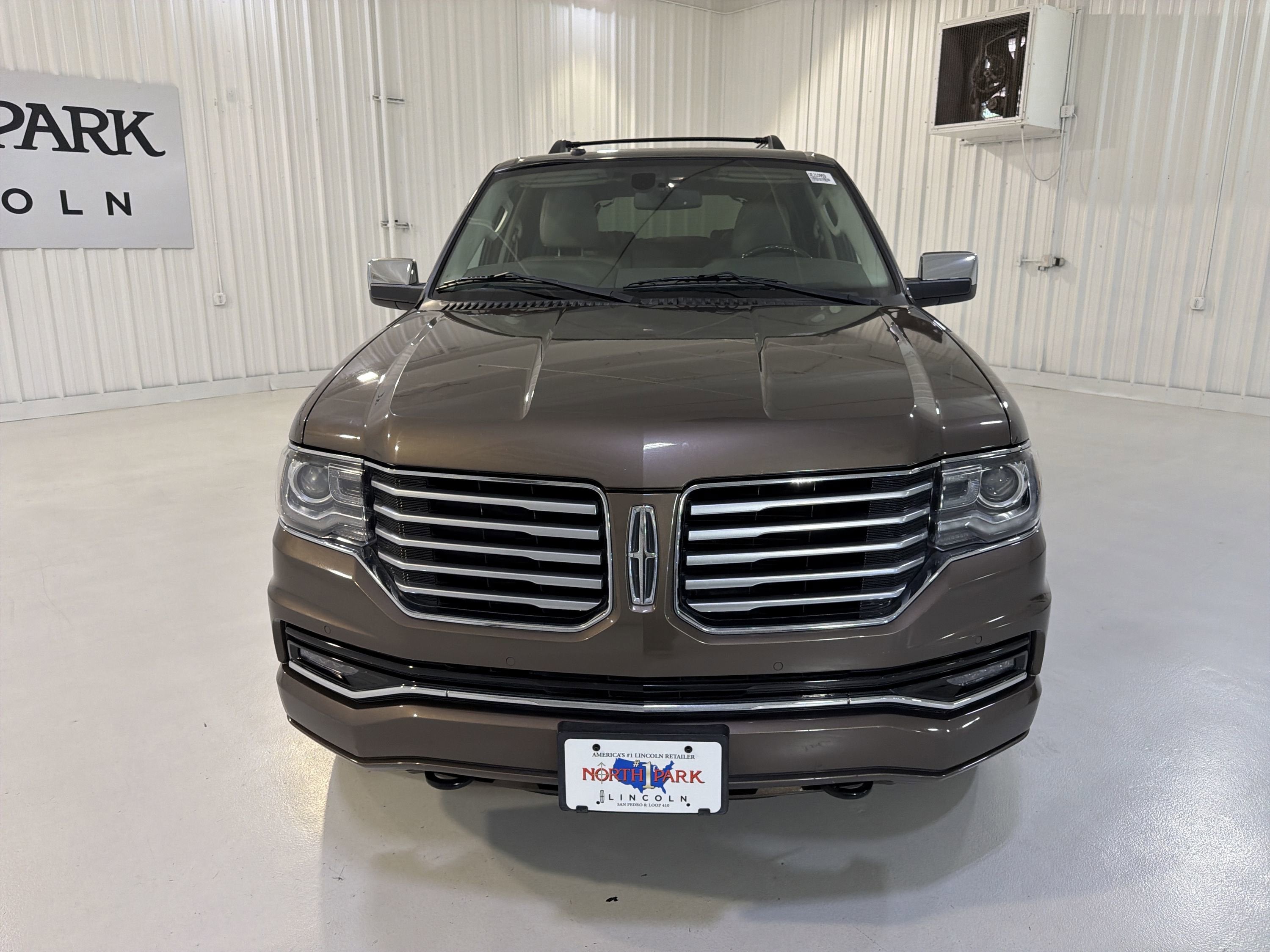 2015 Lincoln Navigator Base