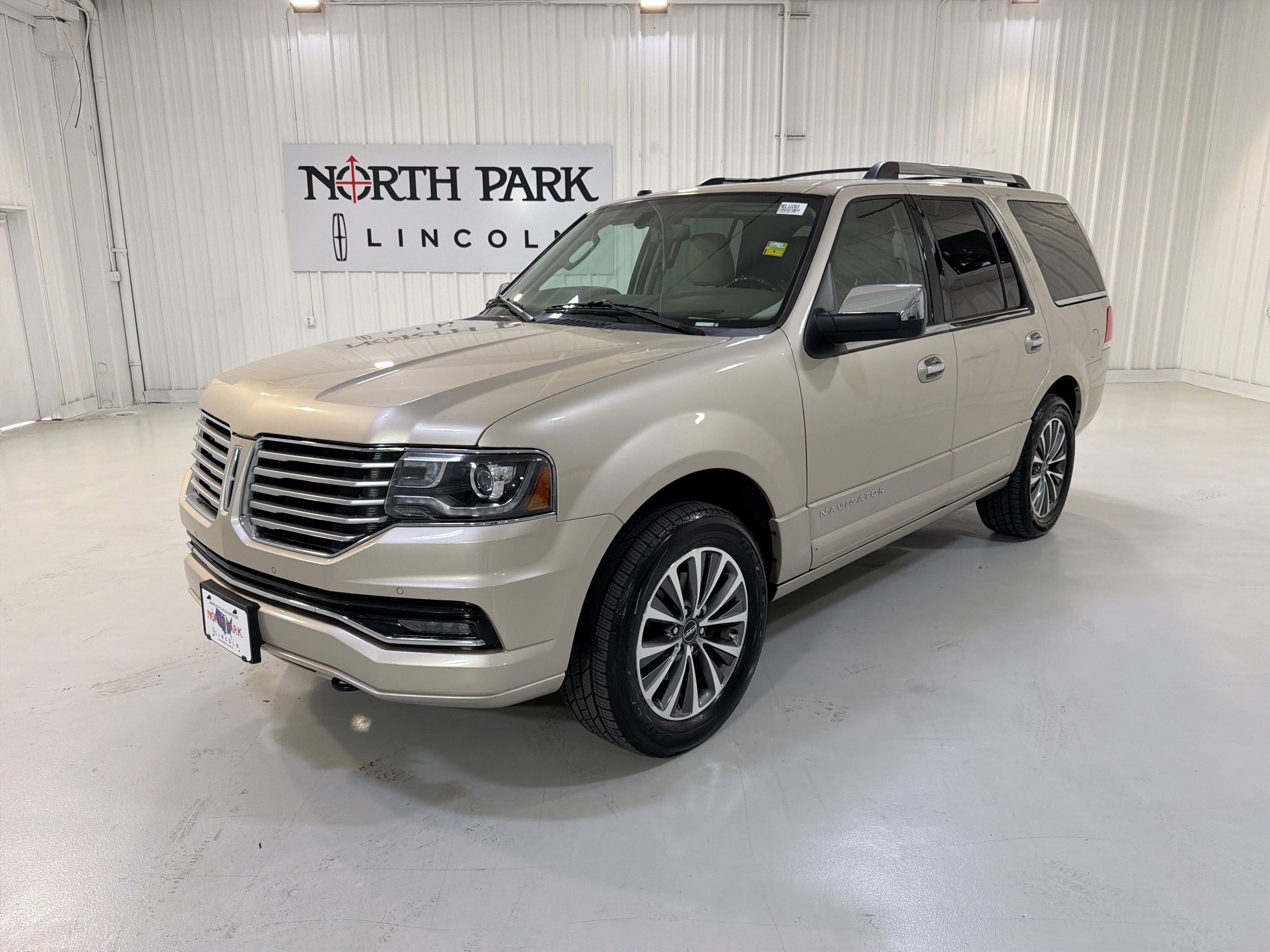 2017 Lincoln Navigator Select