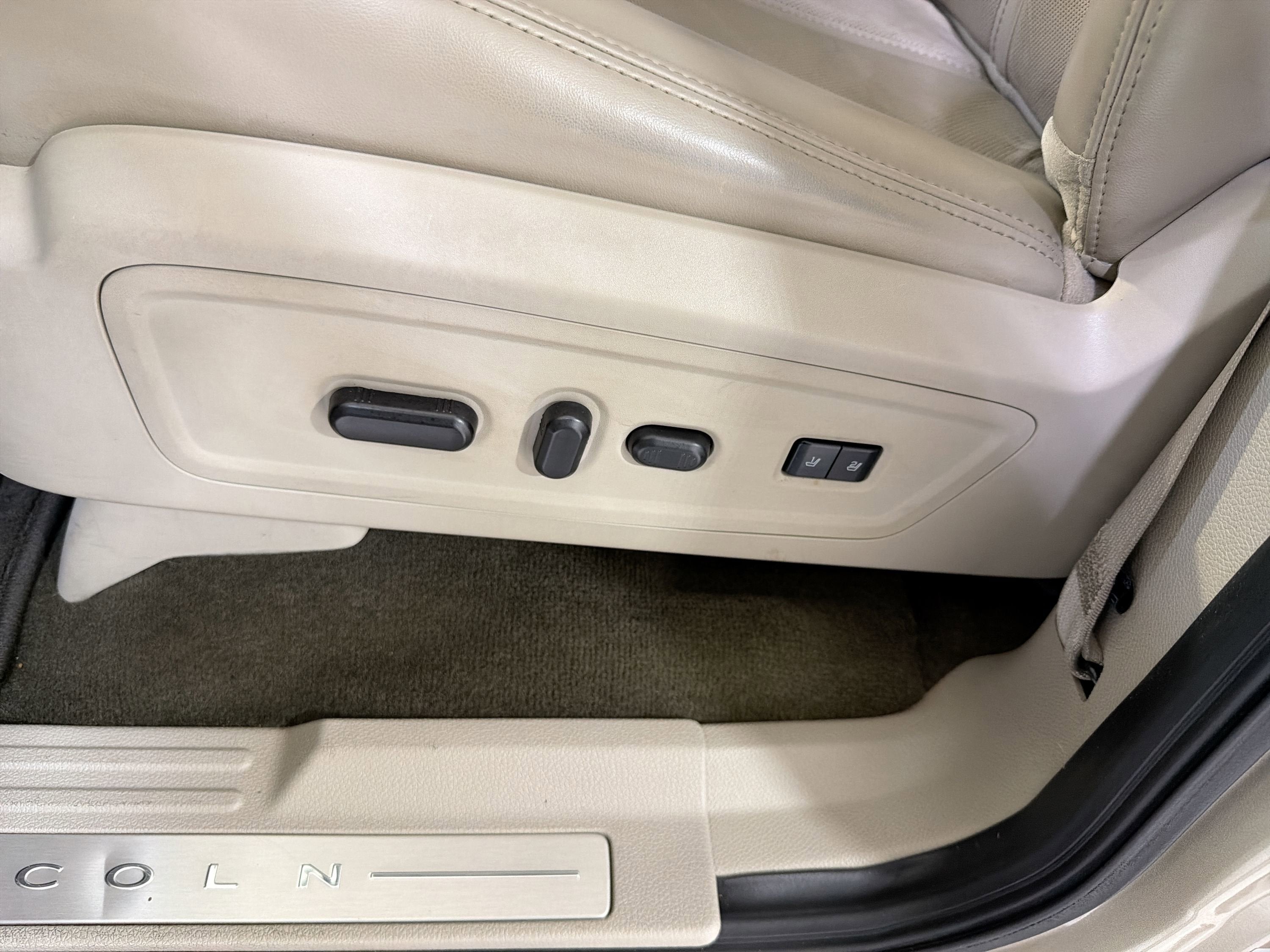2017 Lincoln Navigator Select