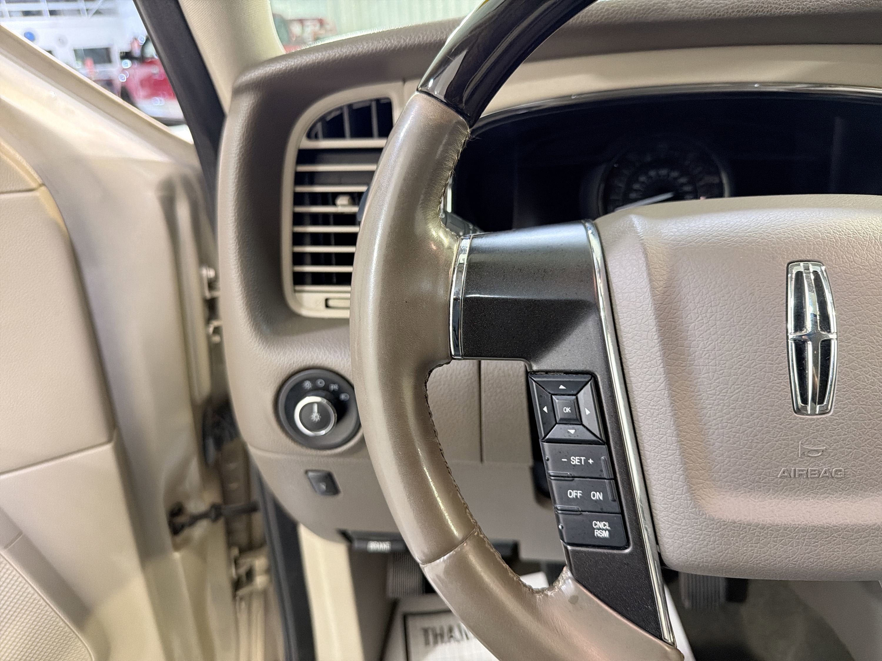 2017 Lincoln Navigator Select