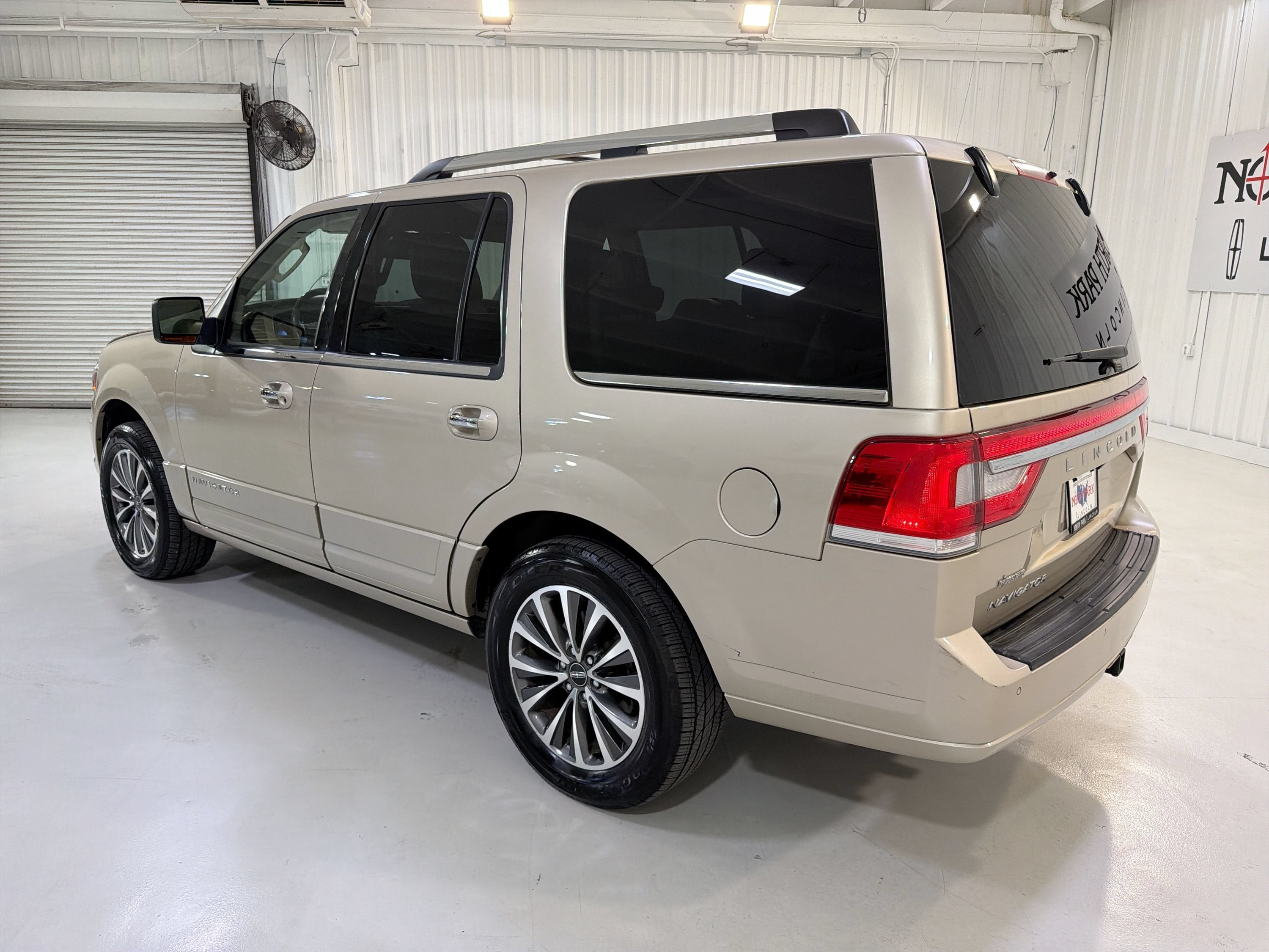 2017 Lincoln Navigator Select