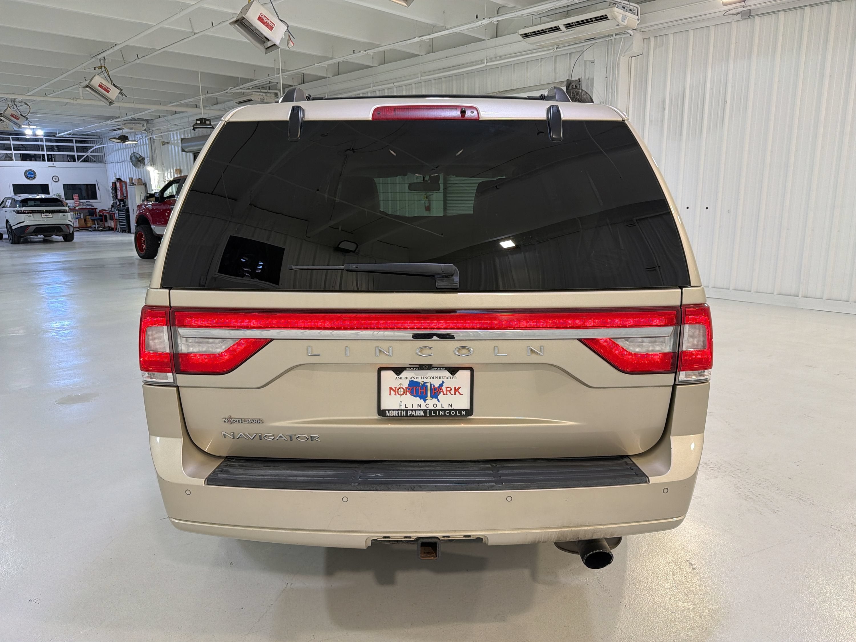 2017 Lincoln Navigator Select