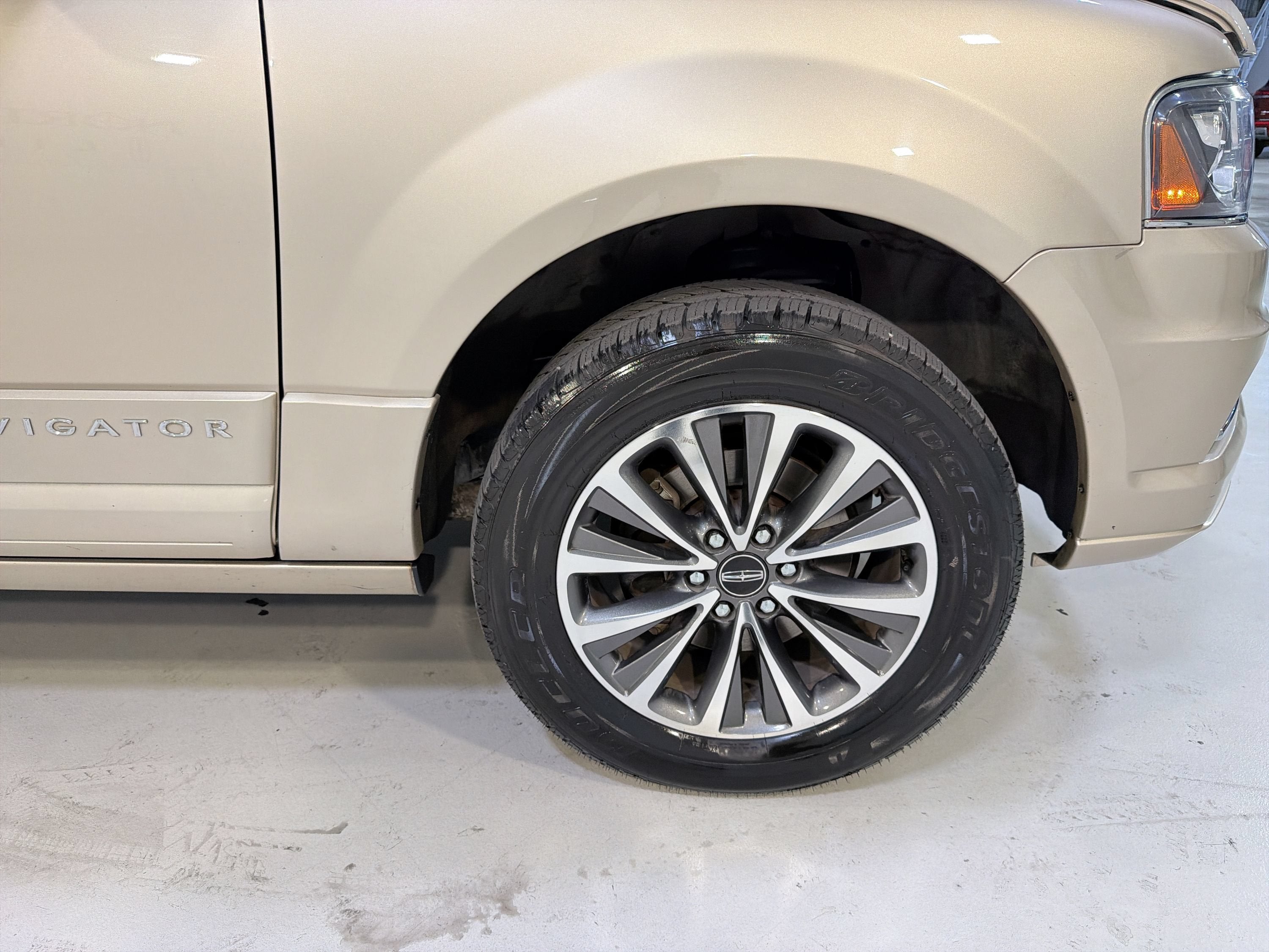 2017 Lincoln Navigator Select