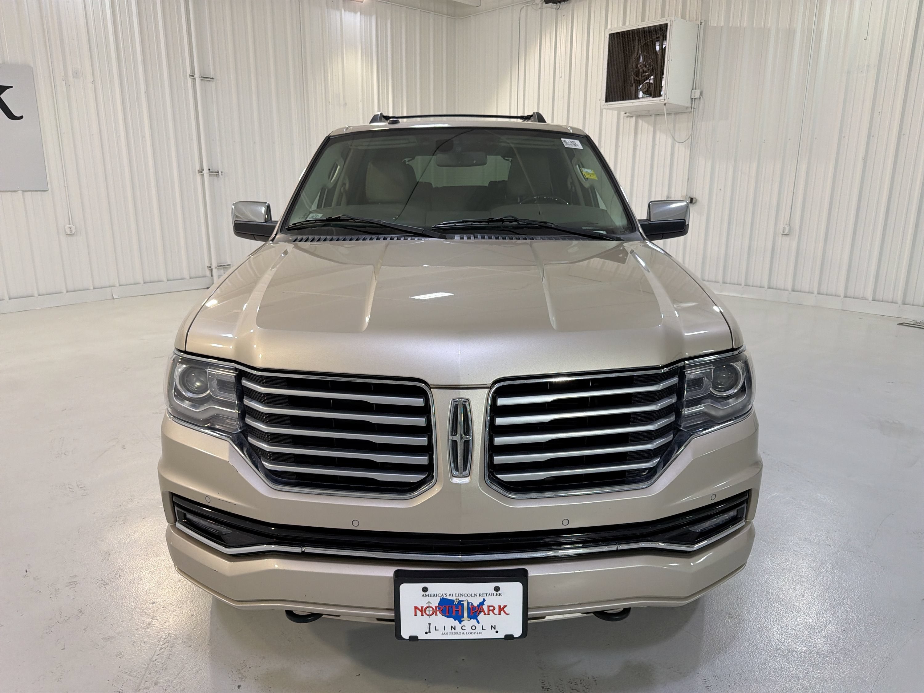 2017 Lincoln Navigator Select