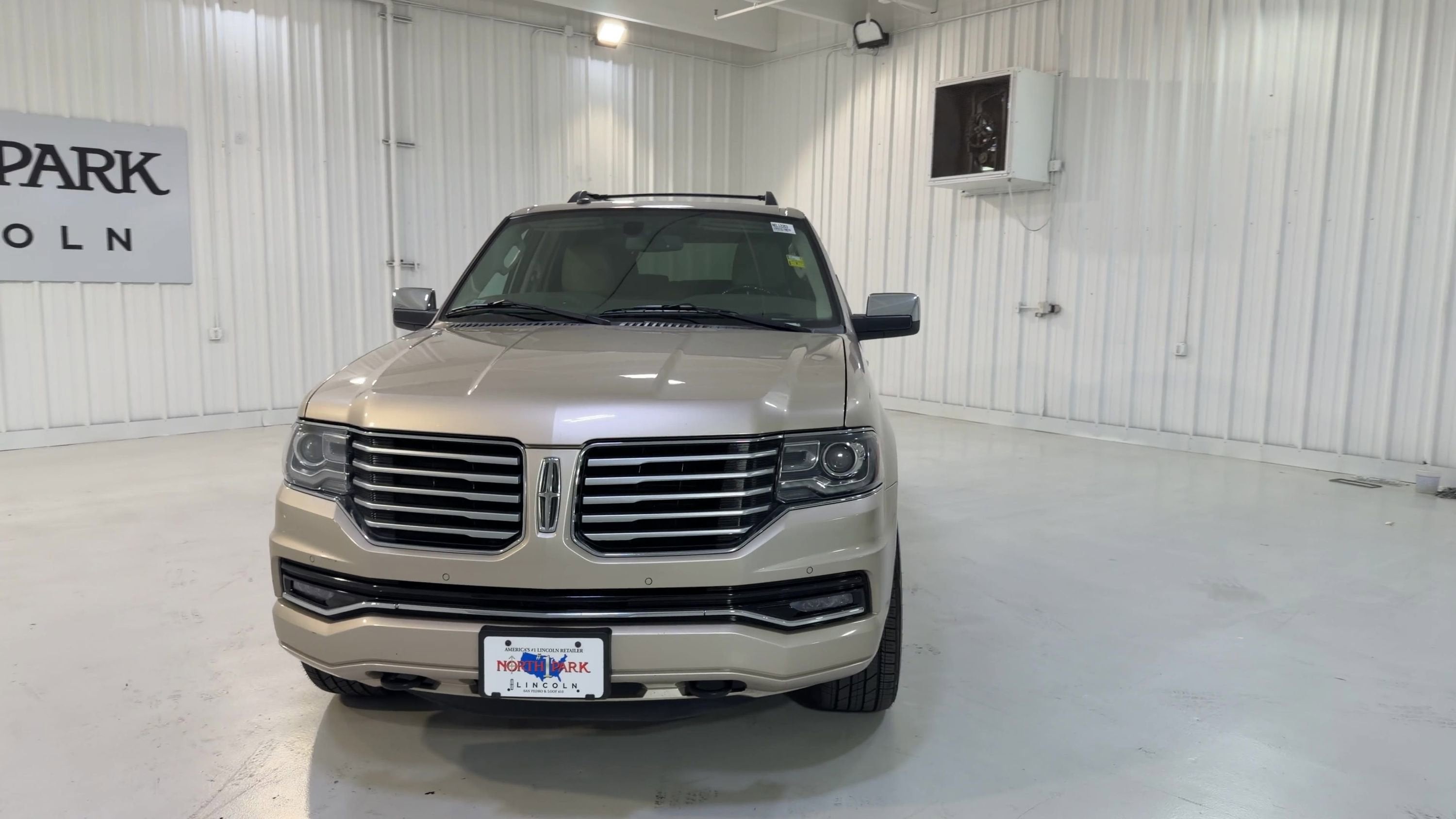 2017 Lincoln Navigator Select