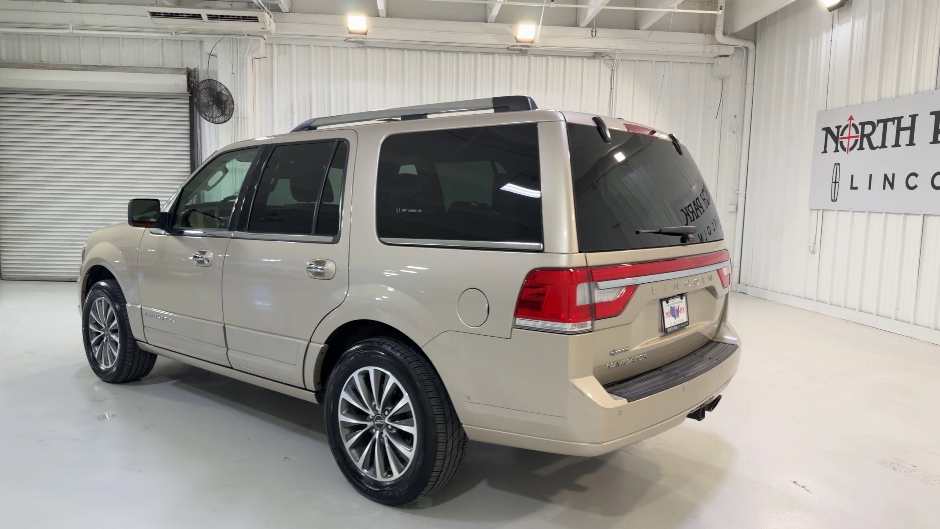 2017 Lincoln Navigator Select