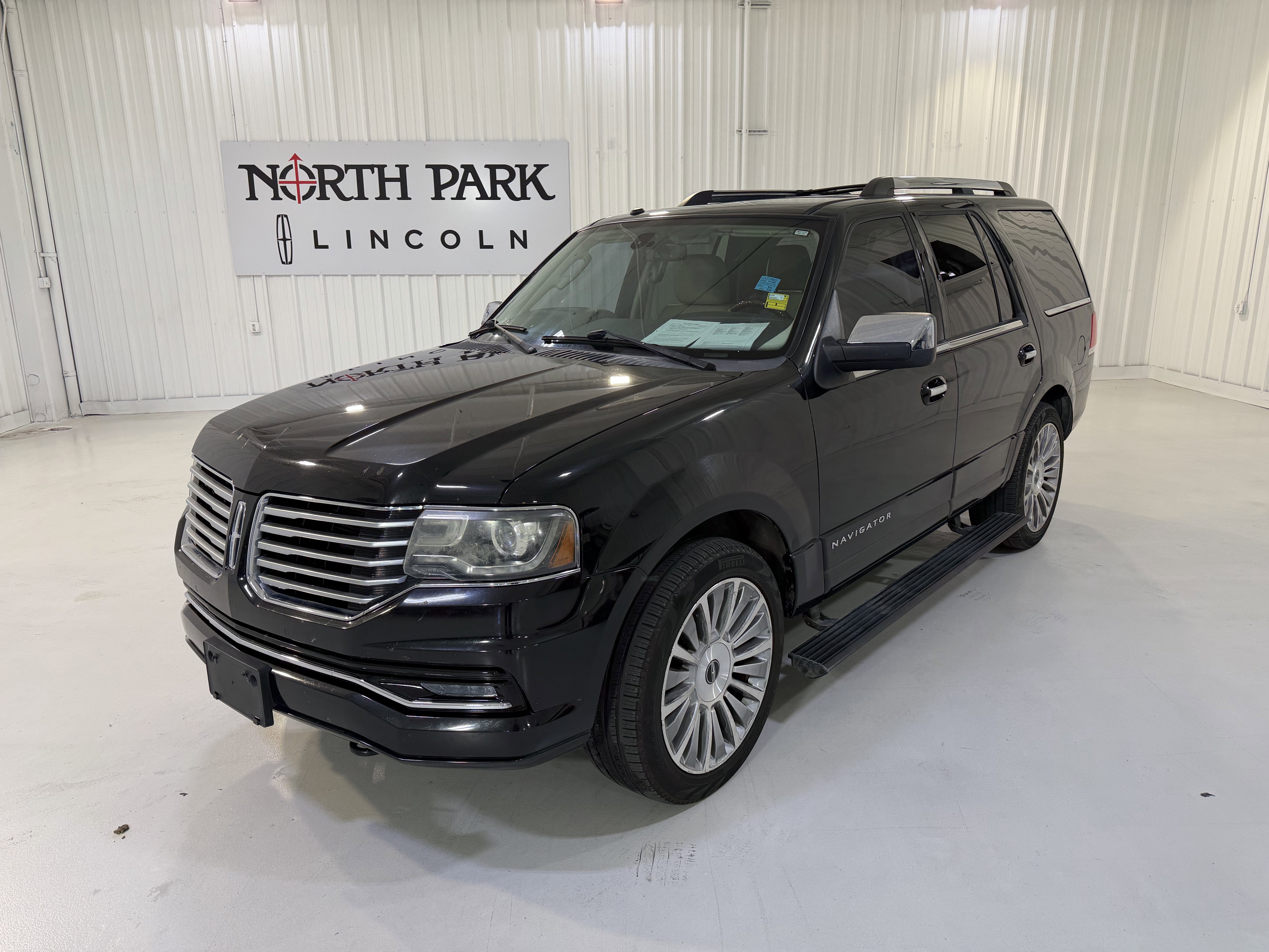 2015 Lincoln Navigator 4x2's photo