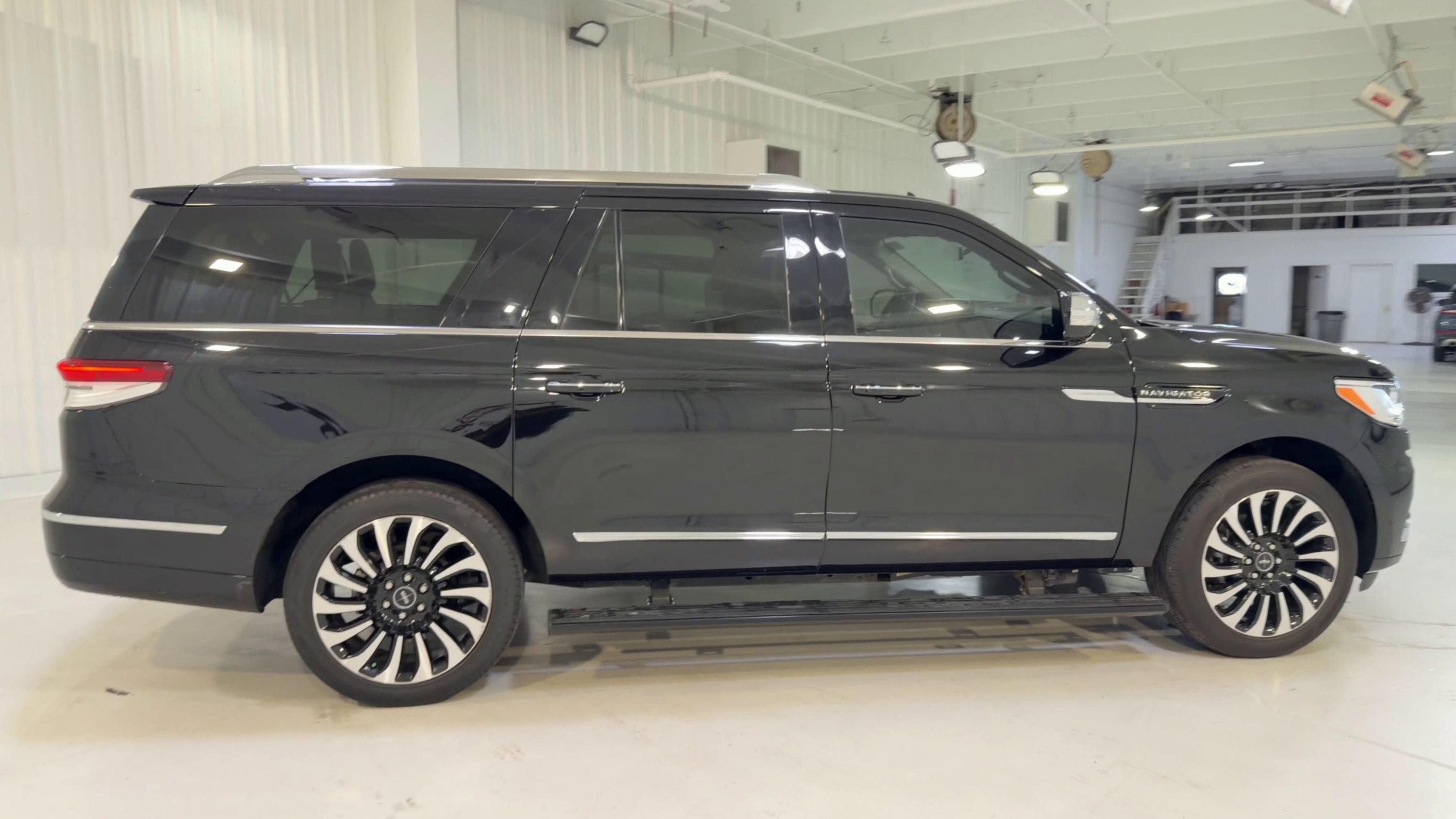 2022 Lincoln Navigator L Black Label