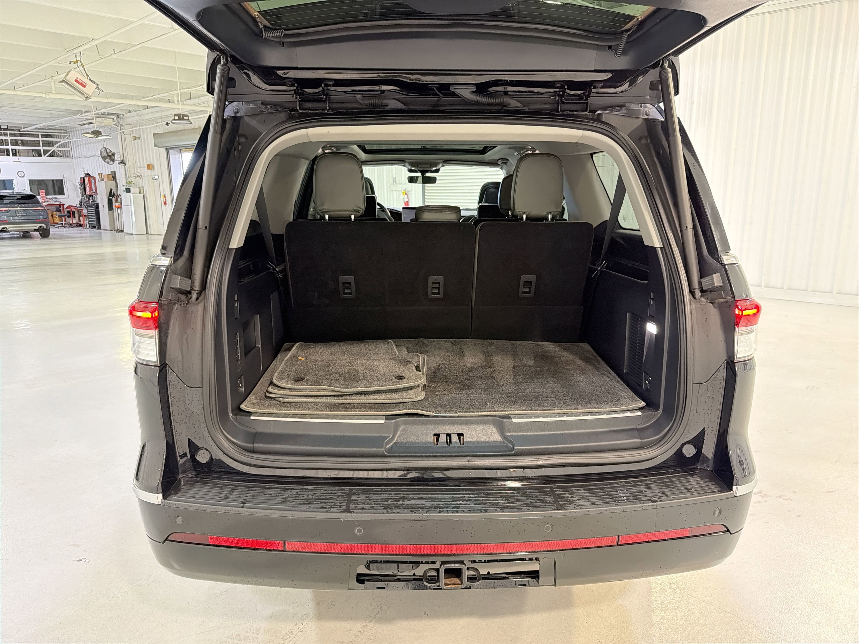 2022 Lincoln Navigator L Black Label