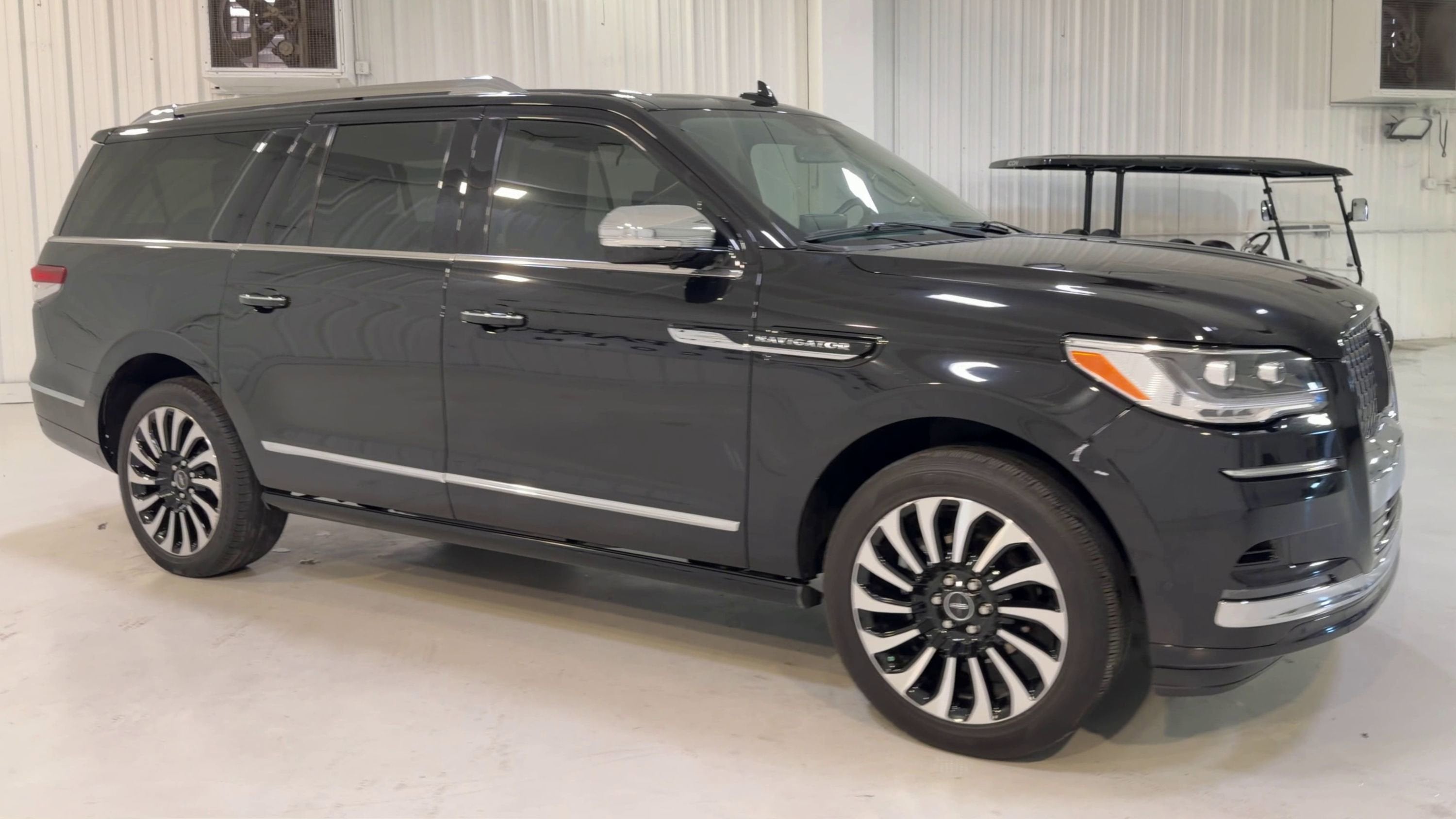 2022 Lincoln Navigator L Black Label