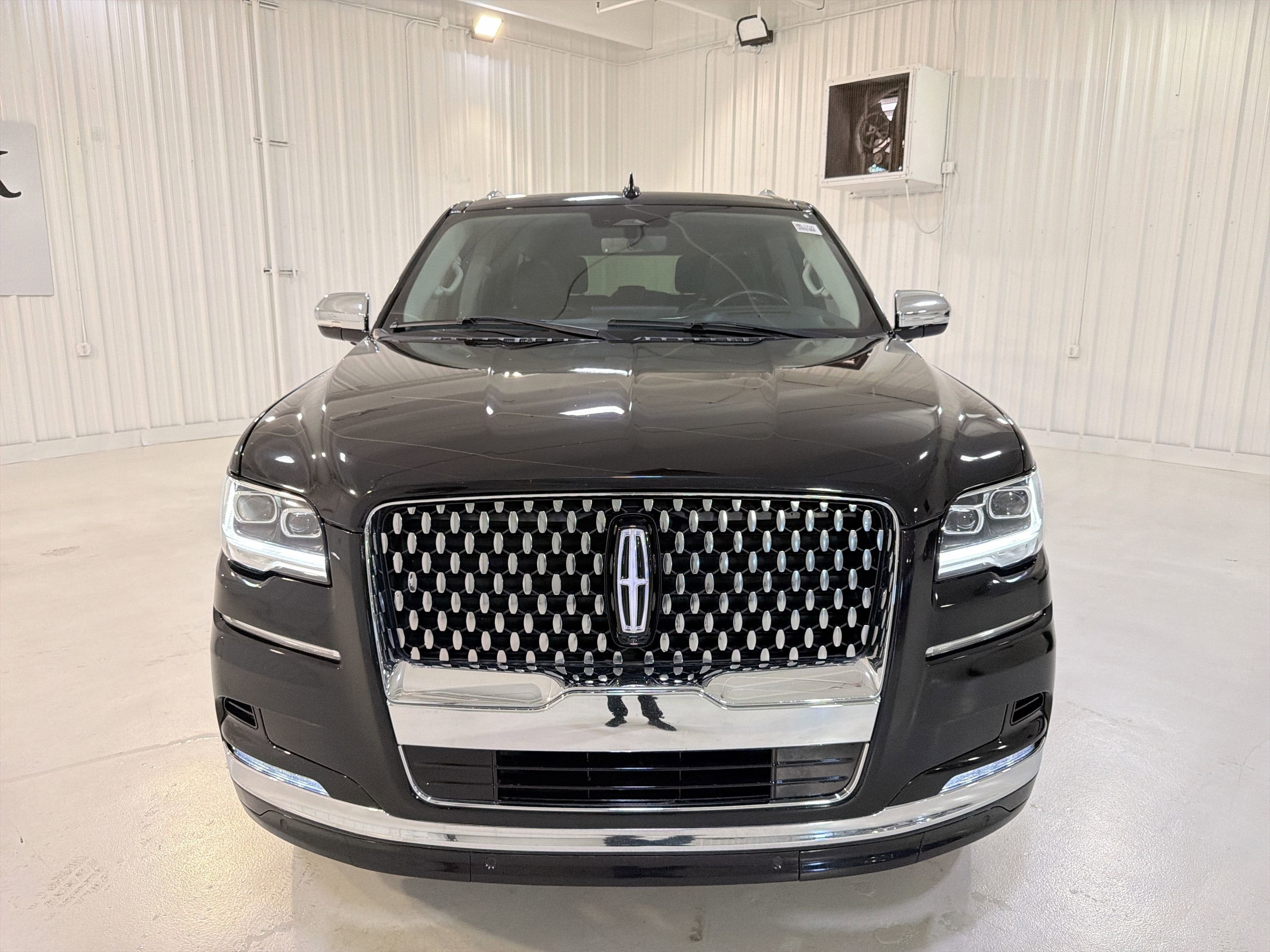 2022 Lincoln Navigator L Black Label