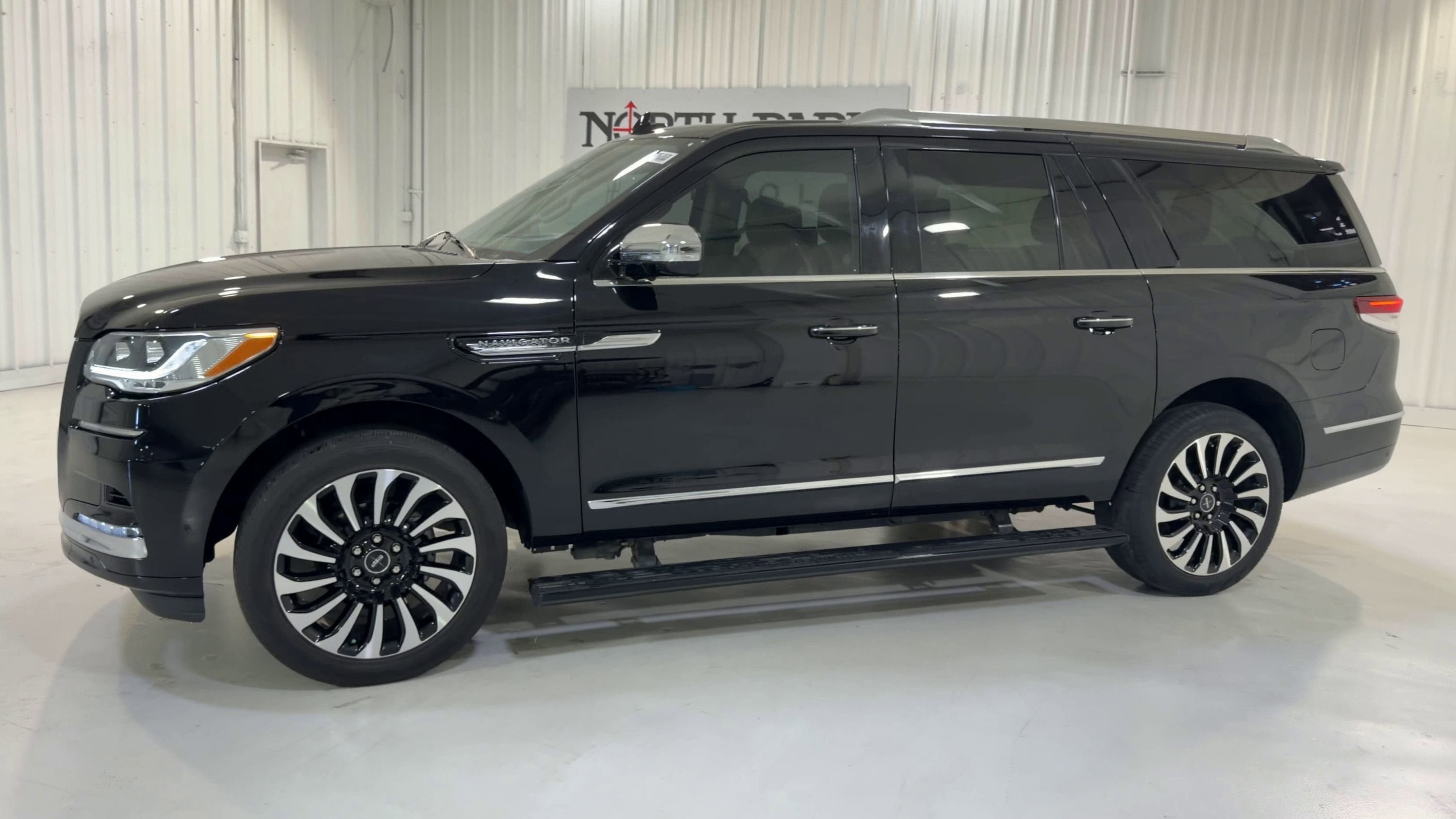 2022 Lincoln Navigator L Black Label