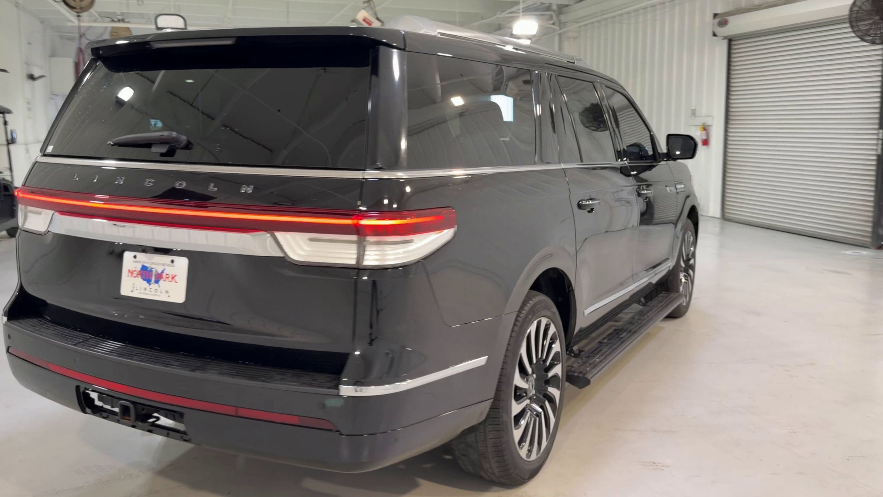 2022 Lincoln Navigator L Black Label