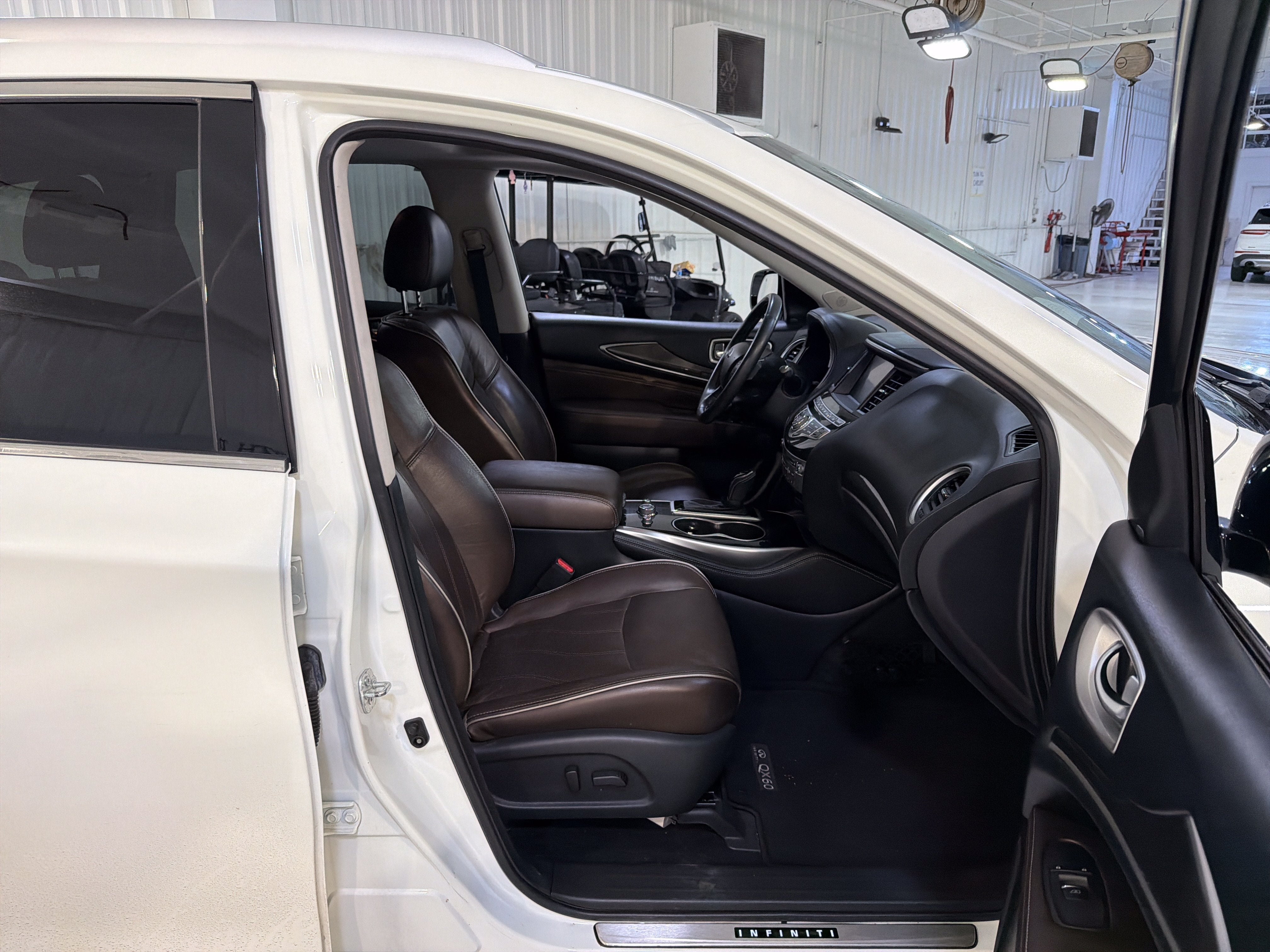 2020 INFINITI QX60 LUXE