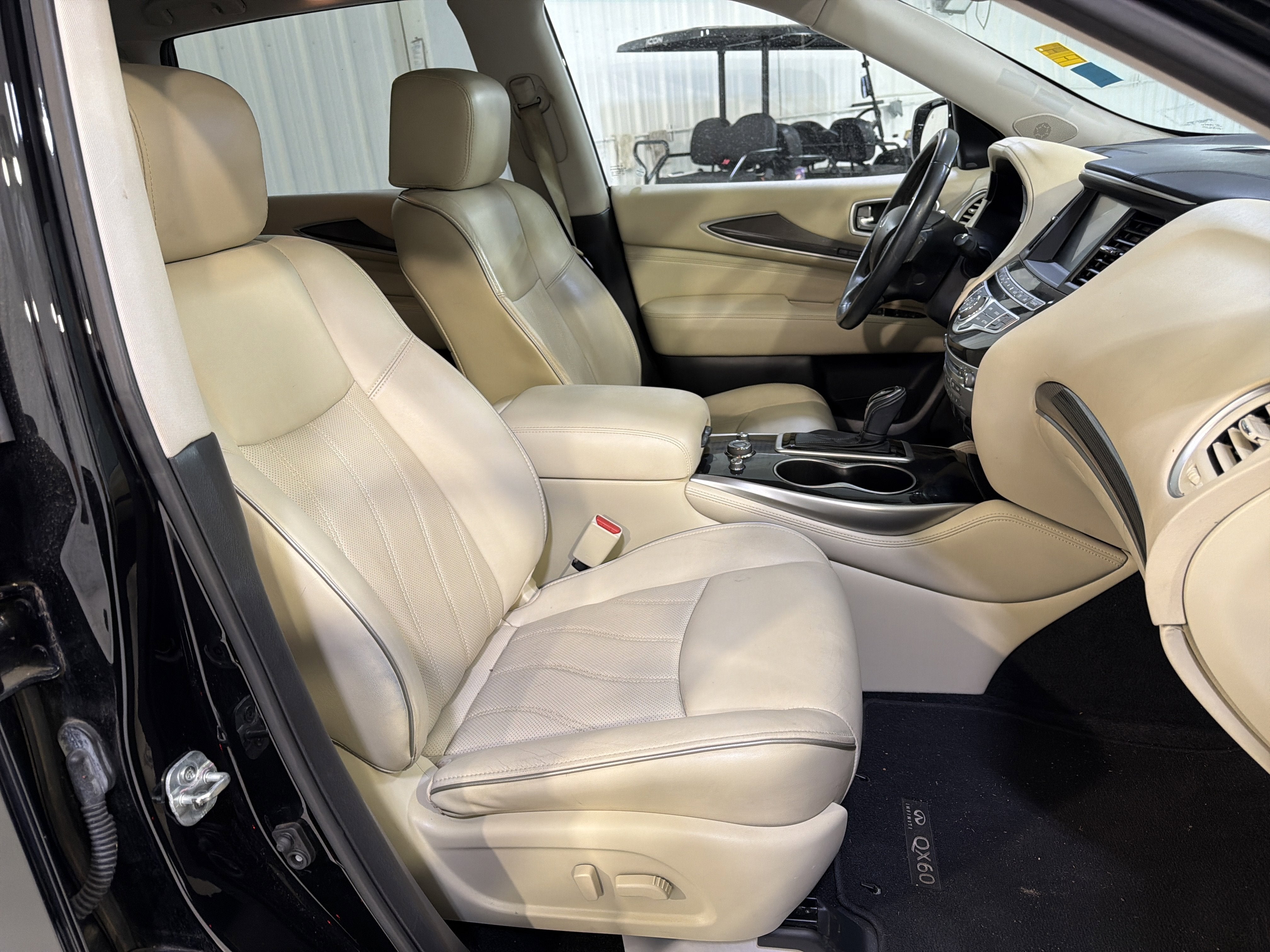 2017 INFINITI QX60 Base