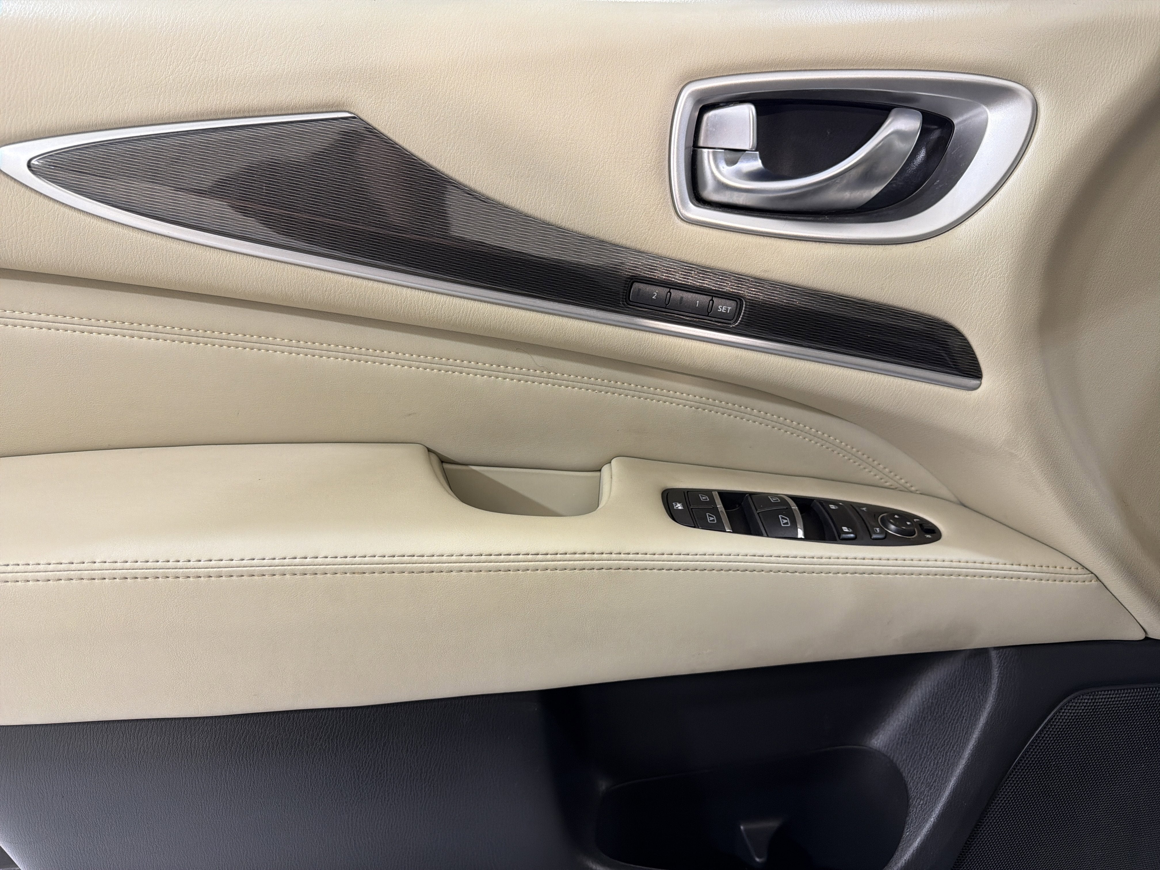 2017 INFINITI QX60 Base