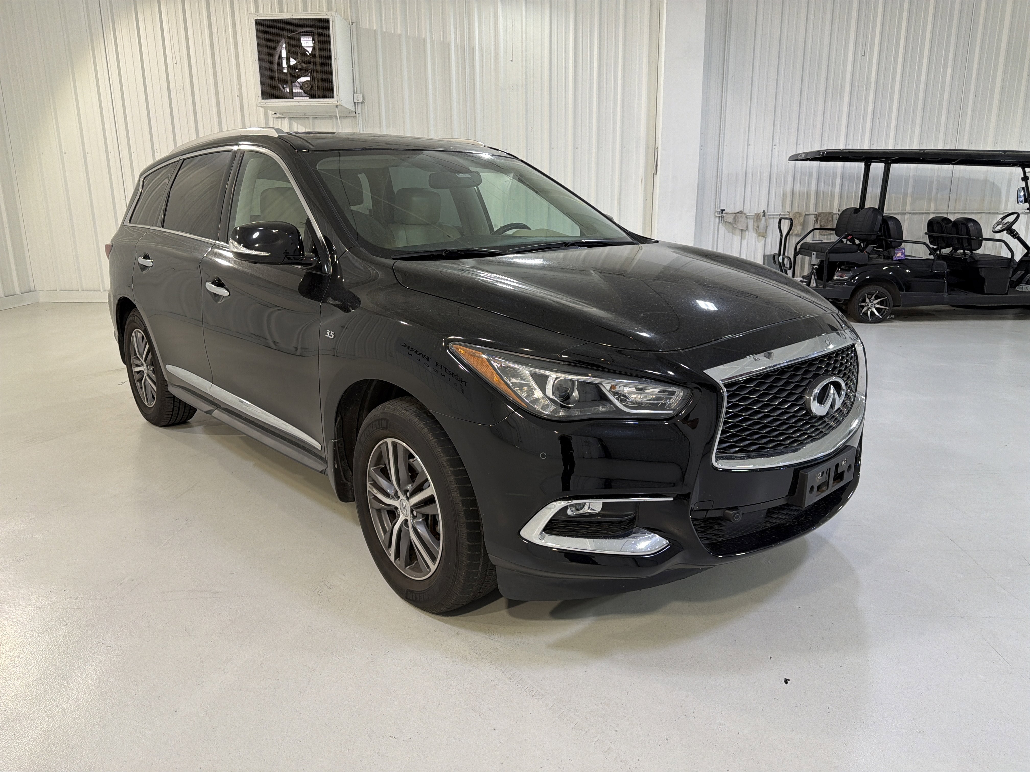 2017 INFINITI QX60 Base