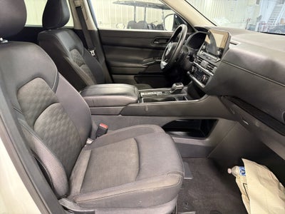 2024 Nissan Pathfinder S