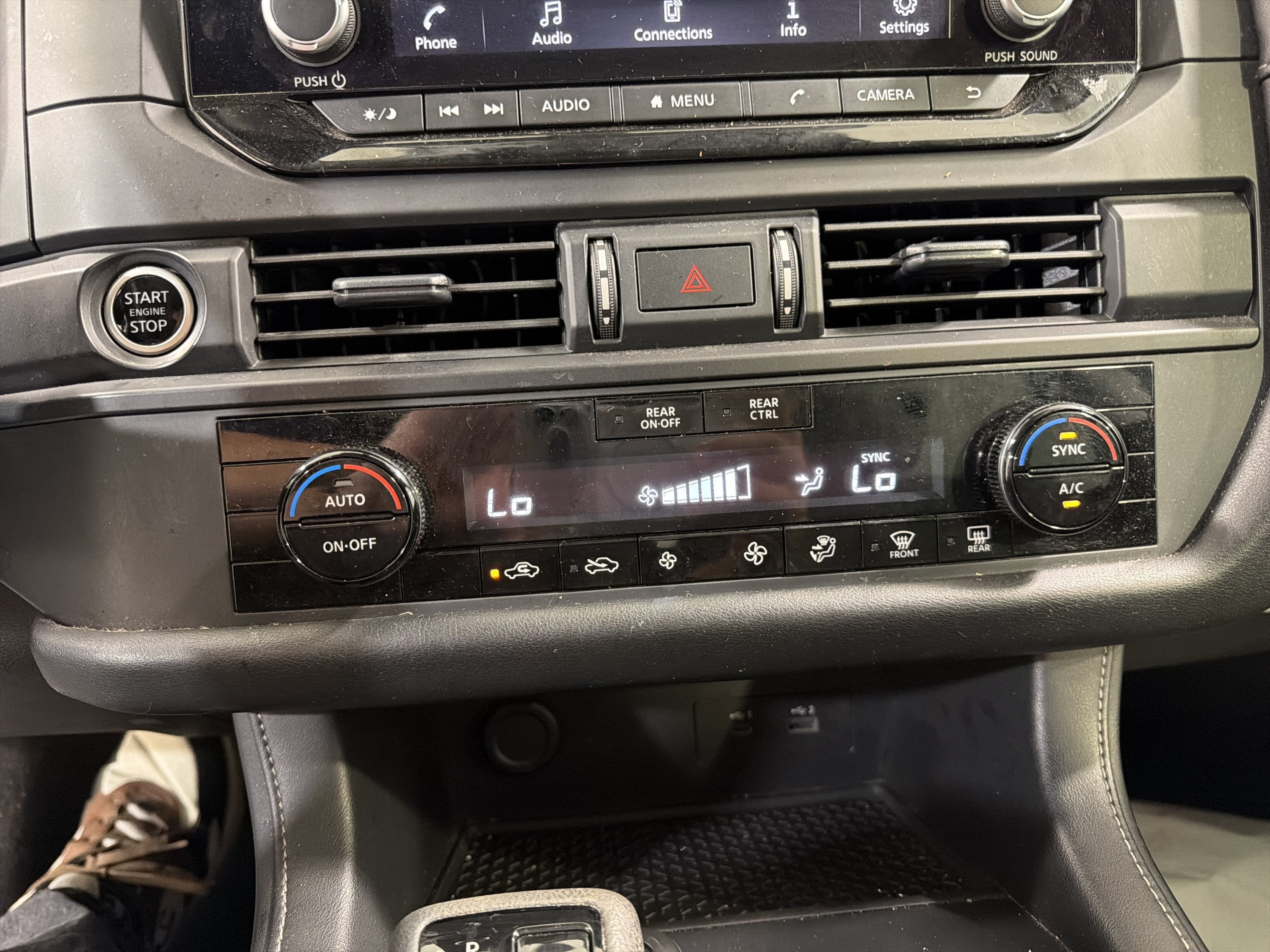 2024 Nissan Pathfinder S
