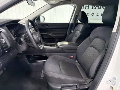 2024 Nissan Pathfinder S