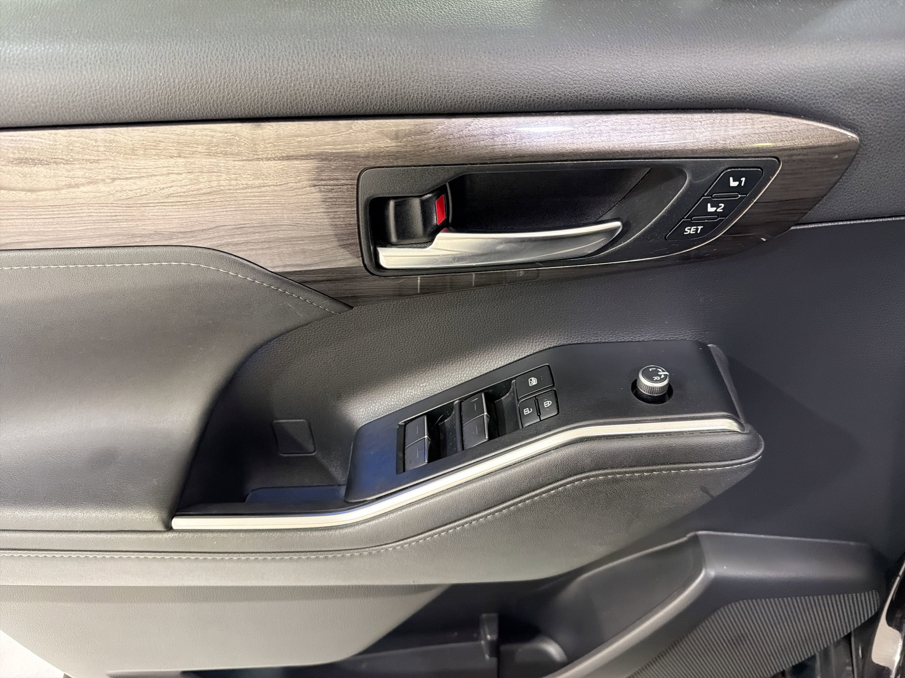 2020 Toyota Highlander Hybrid Platinum