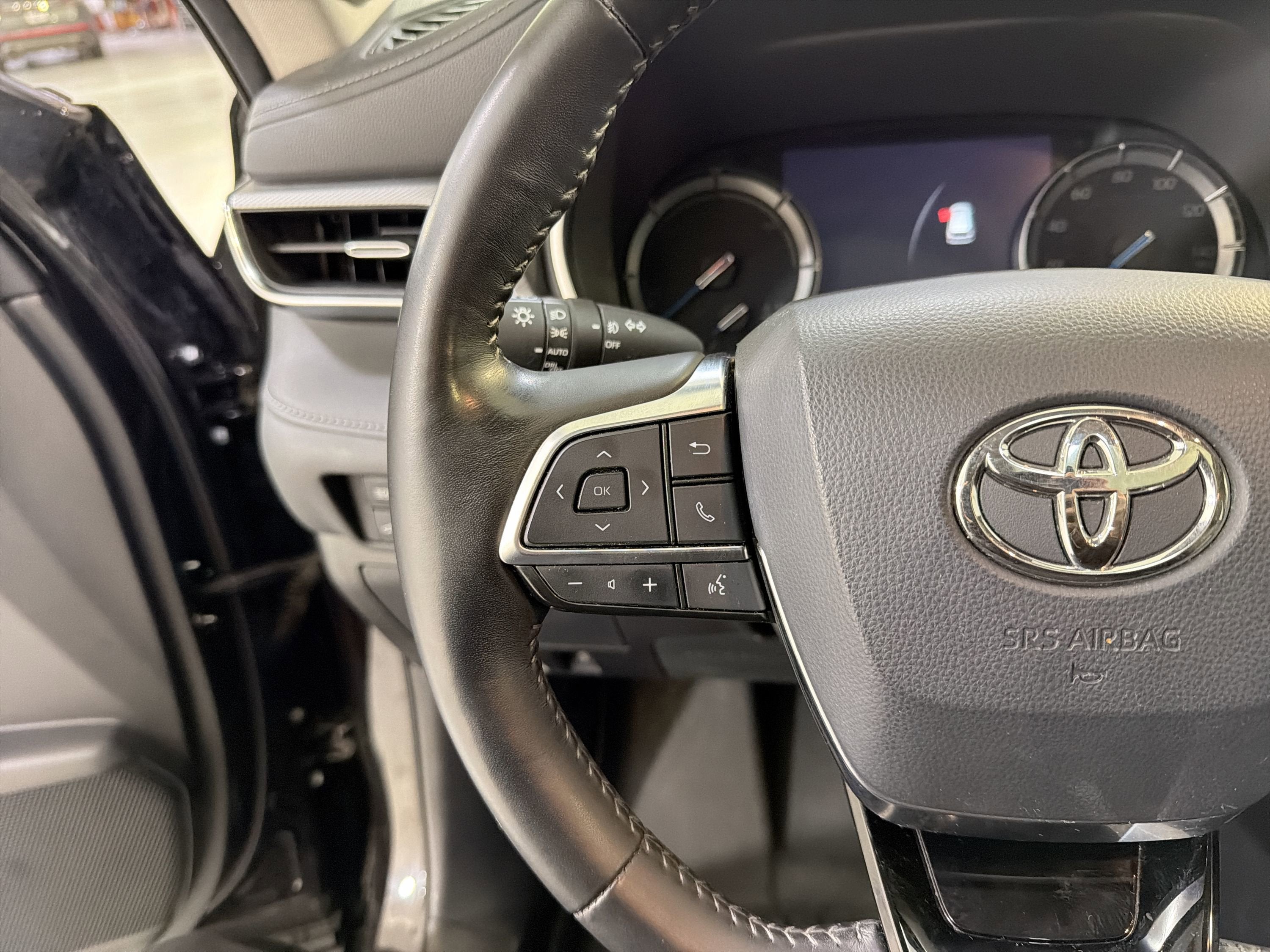 2020 Toyota Highlander Hybrid Platinum