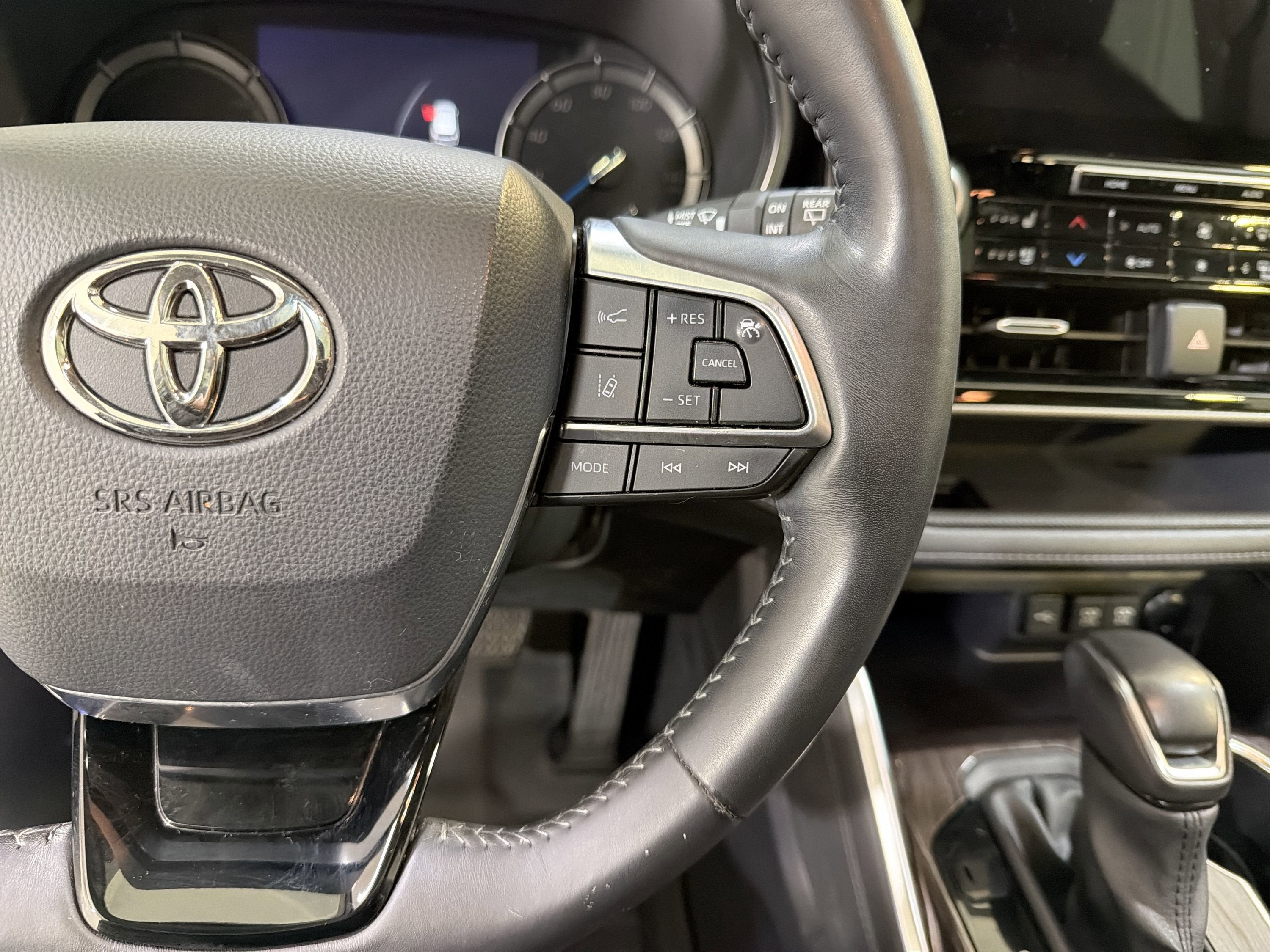 2020 Toyota Highlander Hybrid Platinum