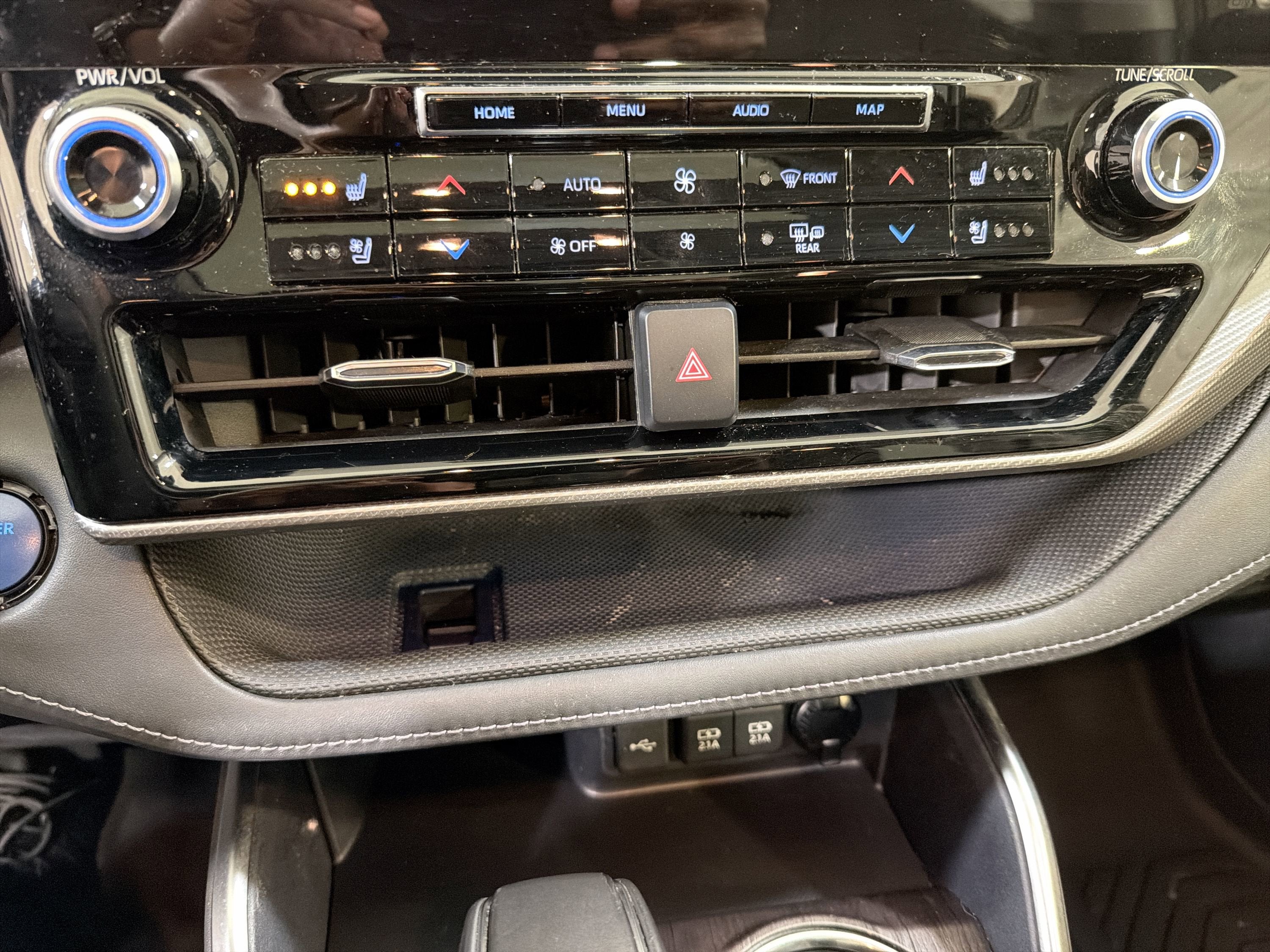 2020 Toyota Highlander Hybrid Platinum