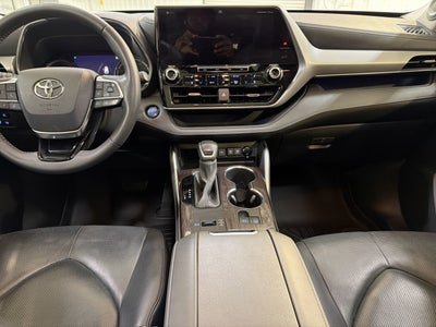 2020 Toyota Highlander Hybrid Platinum