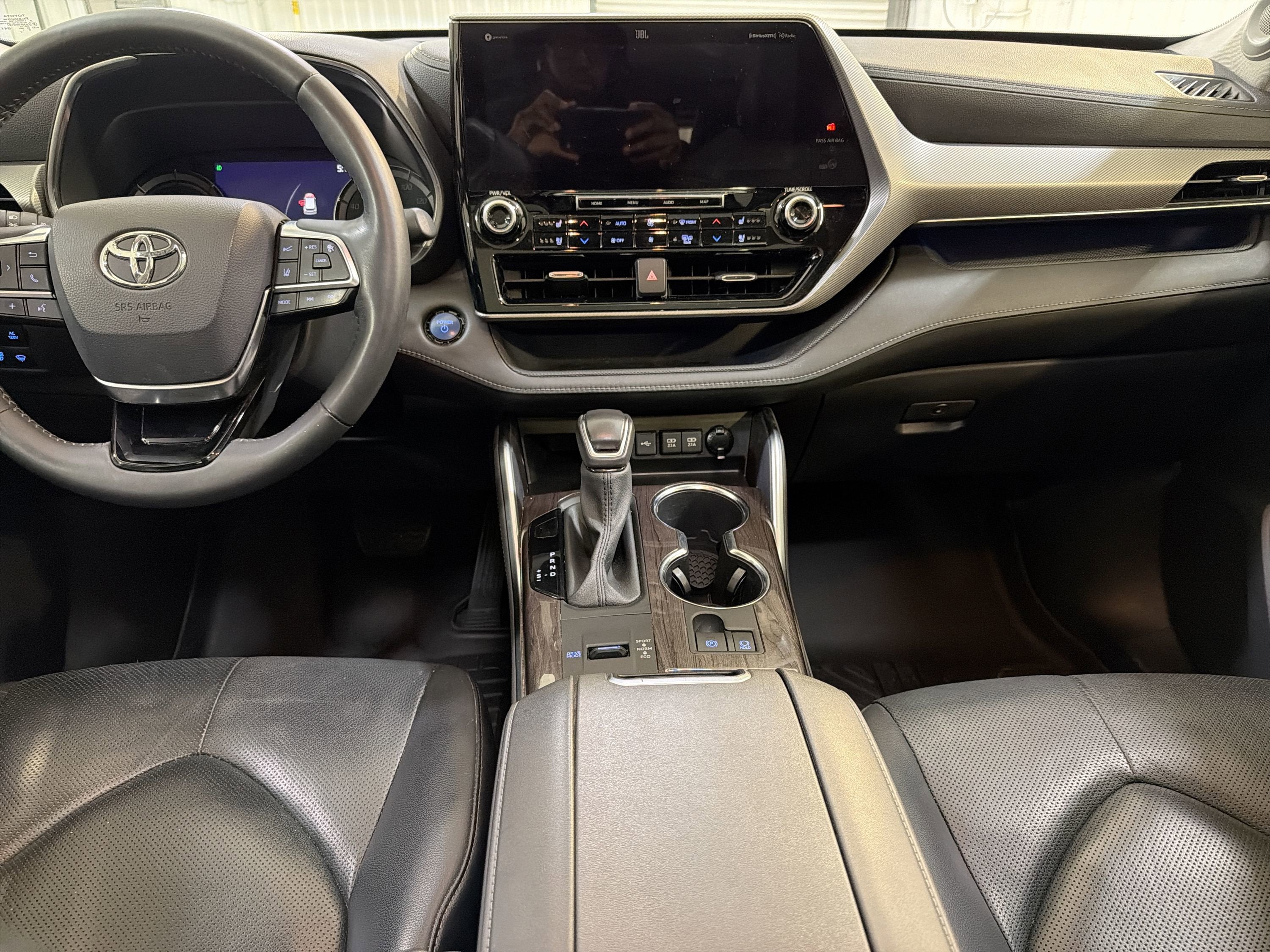 2020 Toyota Highlander Hybrid Platinum