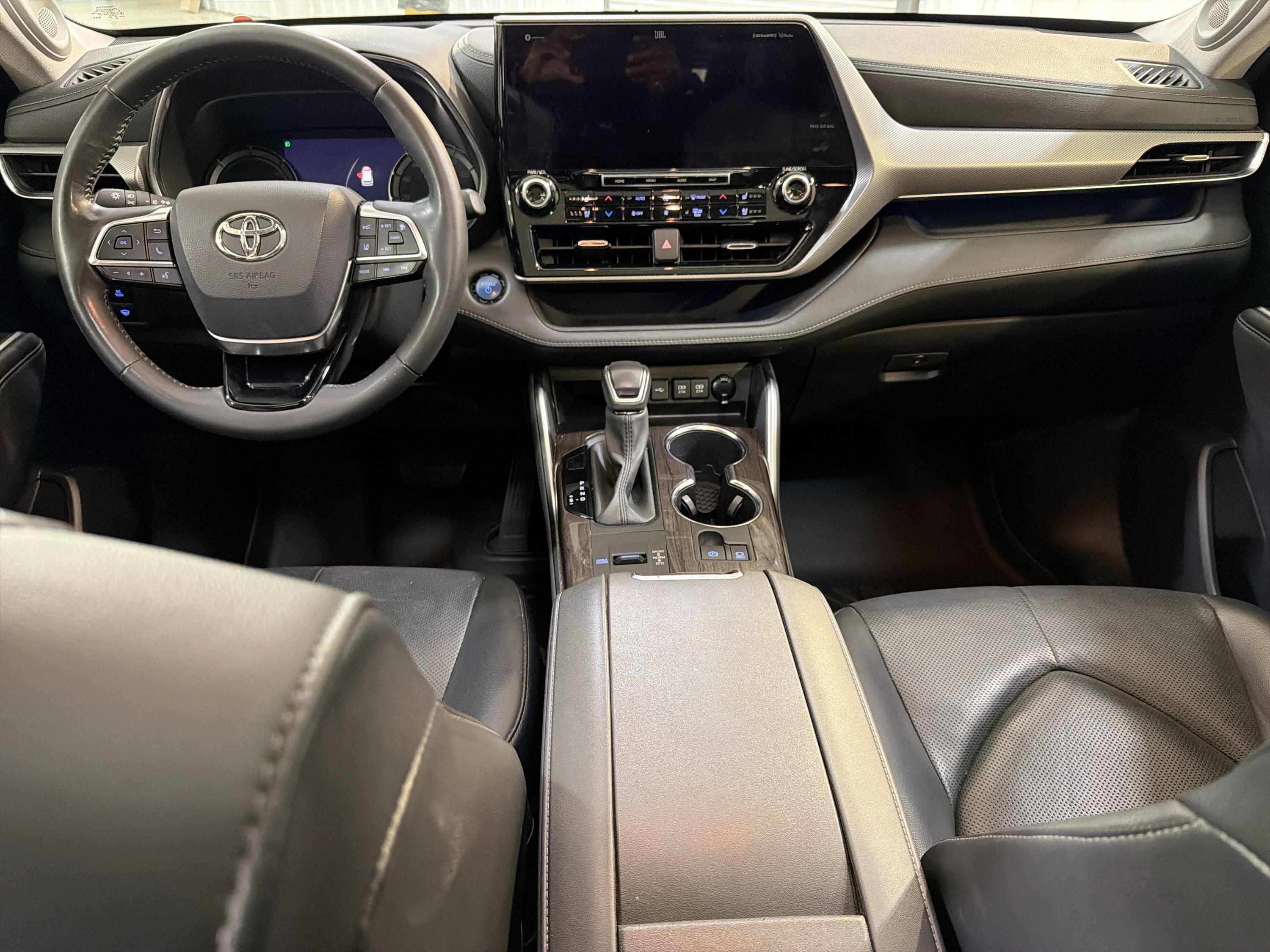 2020 Toyota Highlander Hybrid Platinum