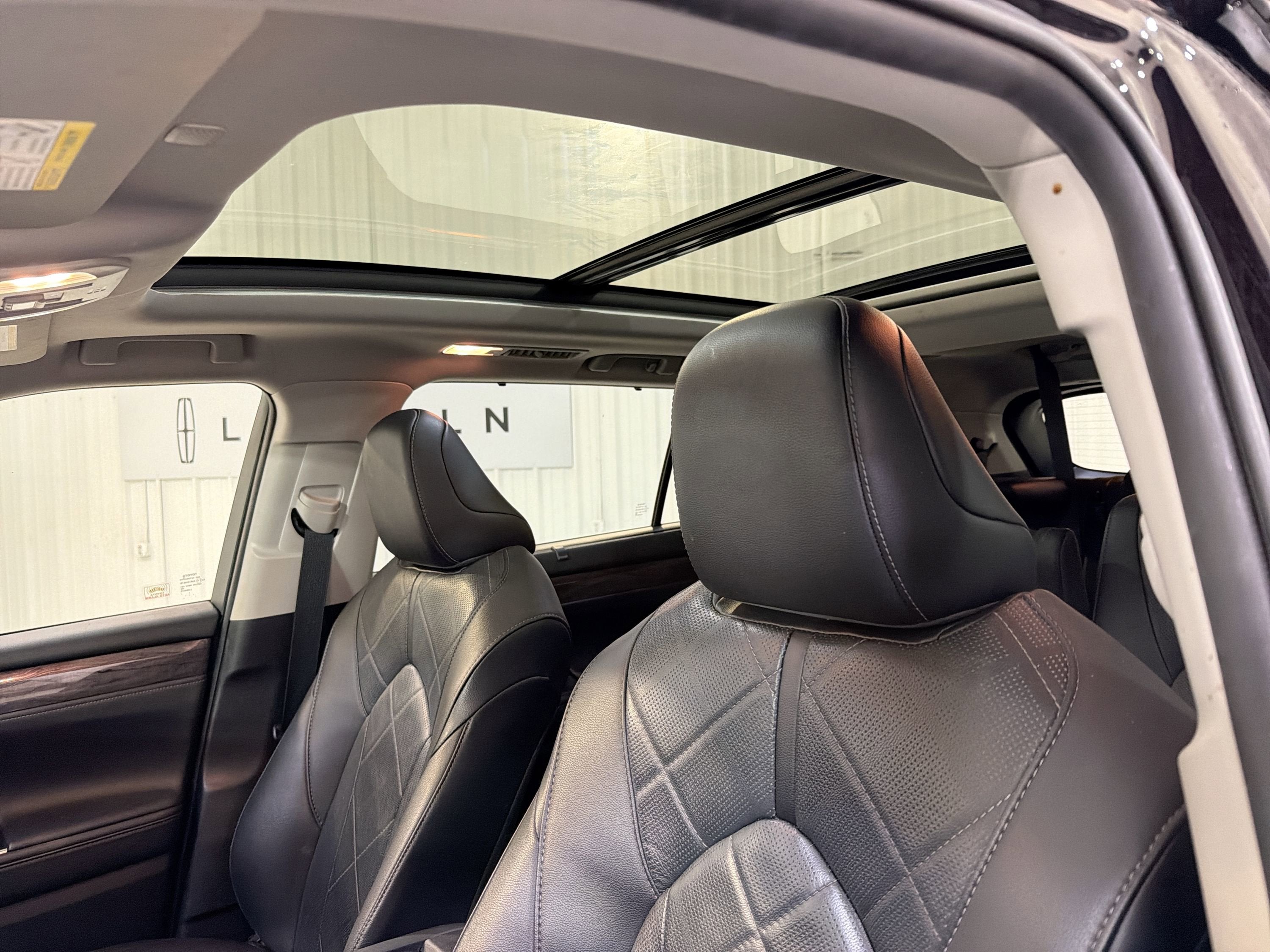 2020 Toyota Highlander Hybrid Platinum