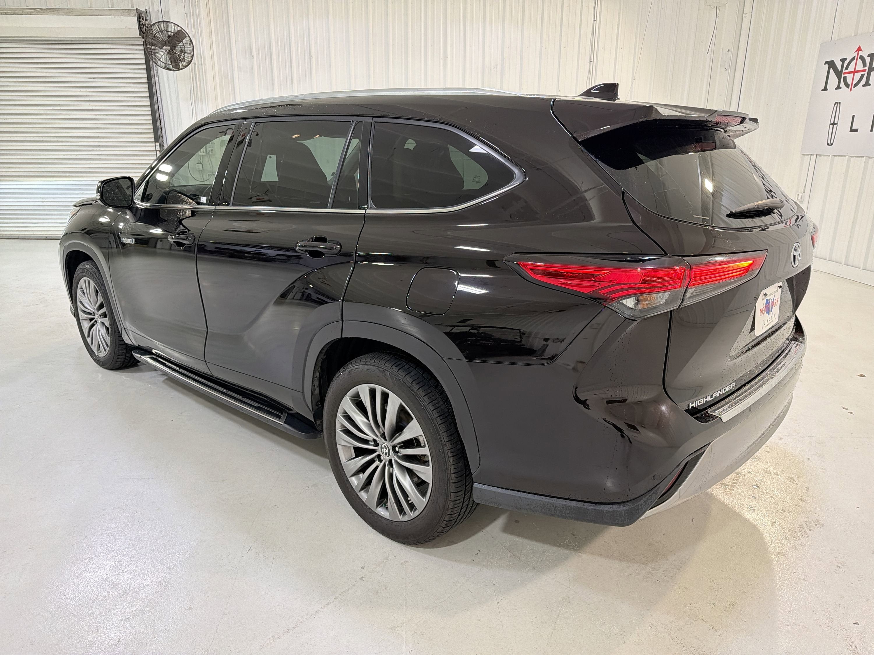2020 Toyota Highlander Hybrid Platinum