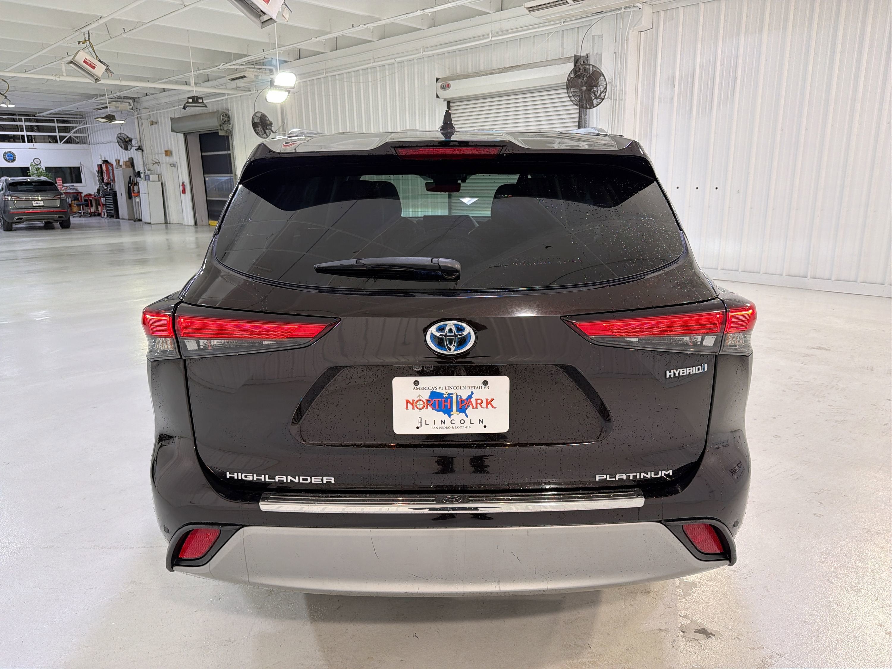 2020 Toyota Highlander Hybrid Platinum
