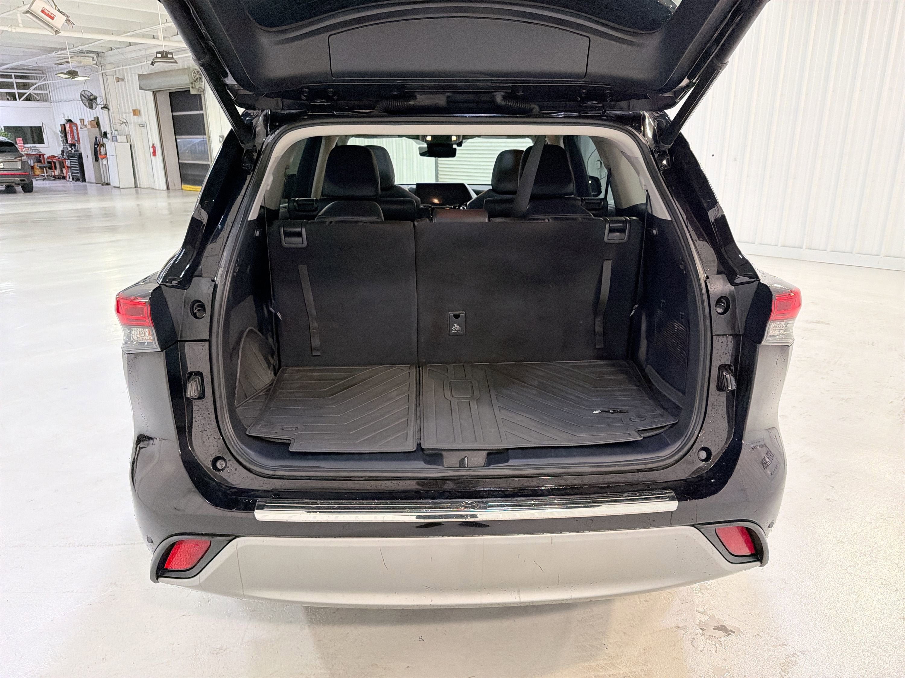 2020 Toyota Highlander Hybrid Platinum