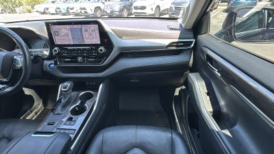 2020 Toyota Highlander Hybrid Platinum