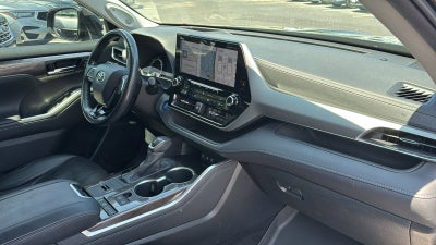 2020 Toyota Highlander Hybrid Platinum