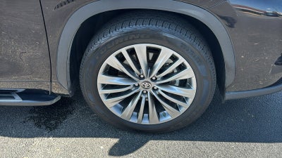 2020 Toyota Highlander Hybrid Platinum