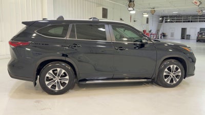 2025 Toyota Highlander XLE