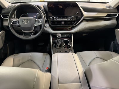 2025 Toyota Highlander XLE