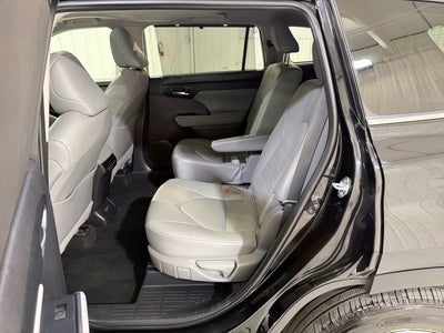 2025 Toyota Highlander XLE
