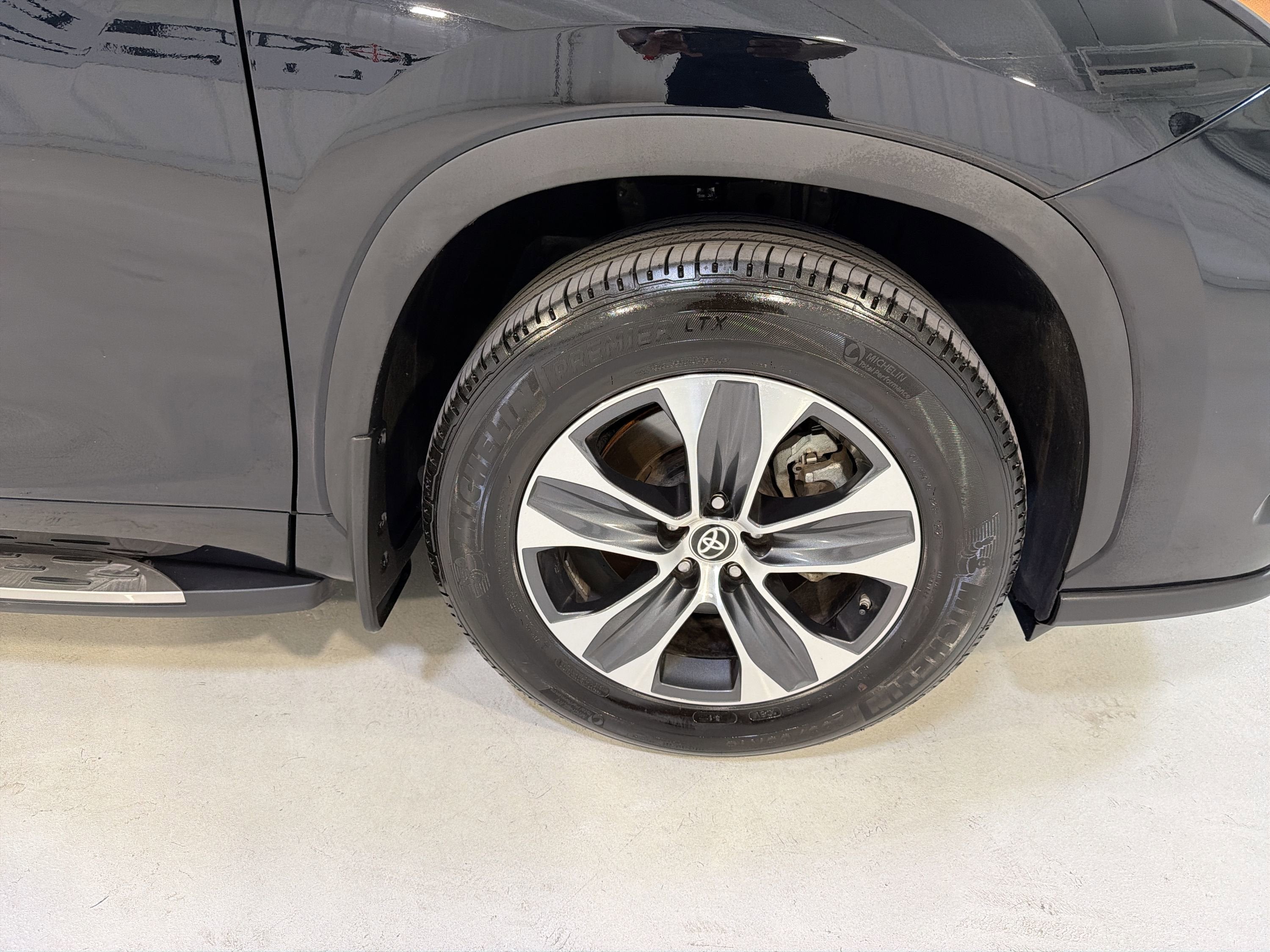 2025 Toyota Highlander XLE