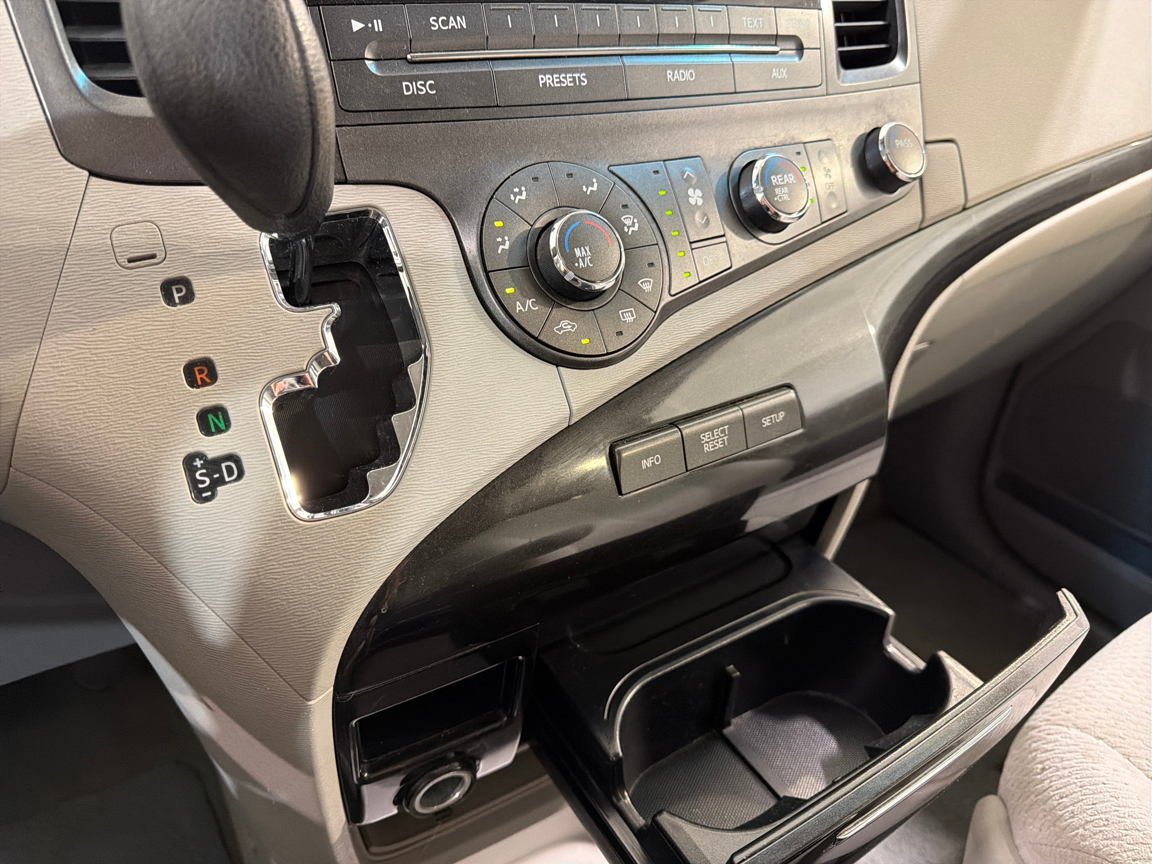 2012 Toyota Sienna LE