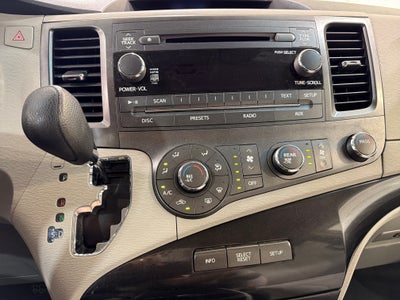 2012 Toyota Sienna LE