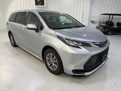 2021 Toyota Sienna LE