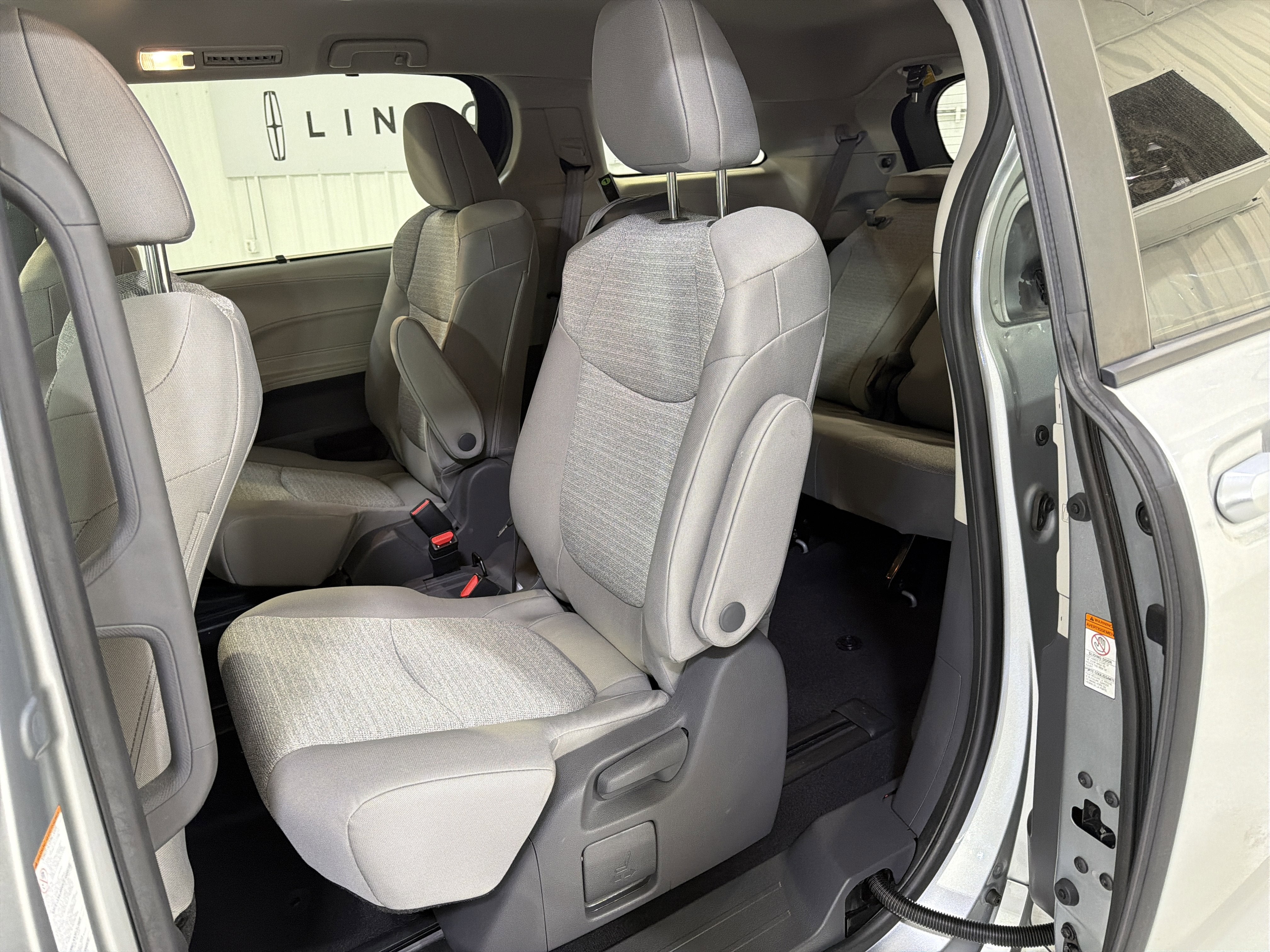 2021 Toyota Sienna LE