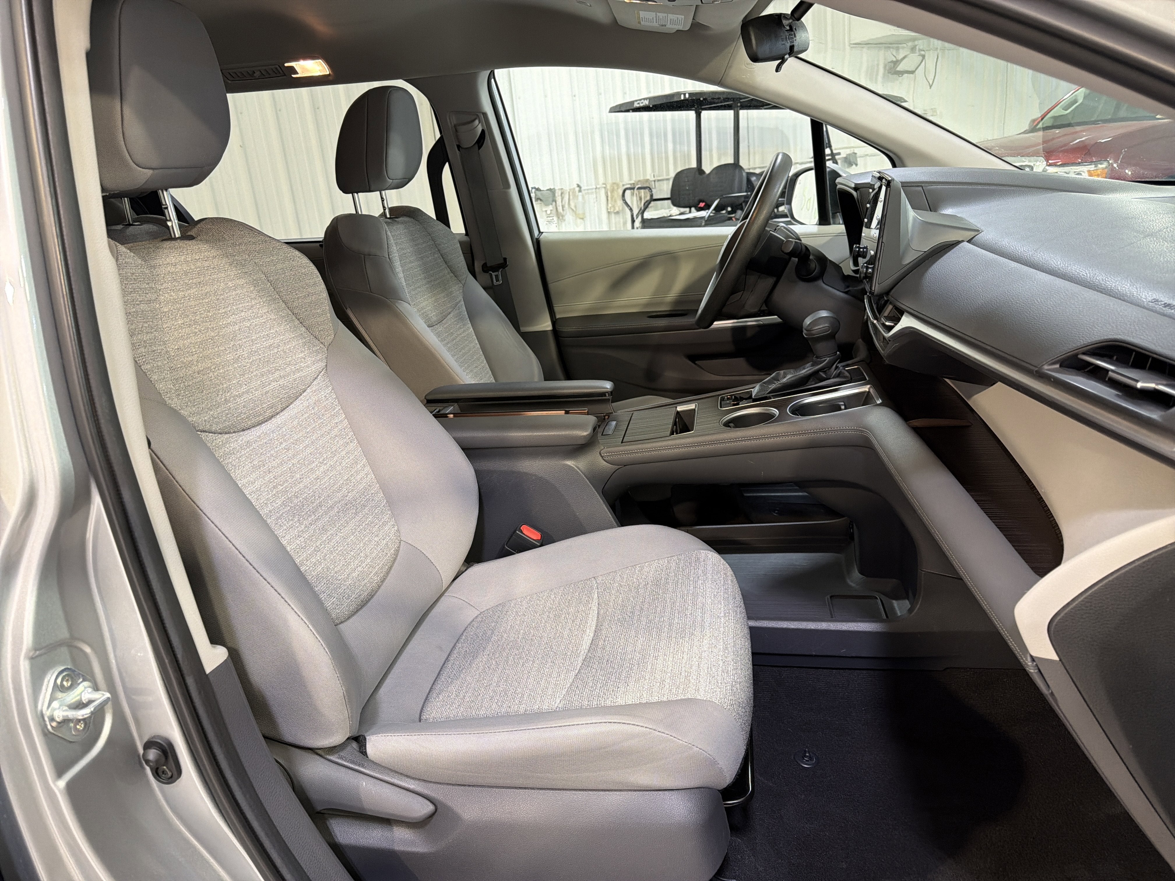 2021 Toyota Sienna LE
