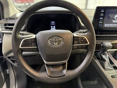 2021 Toyota Sienna LE
