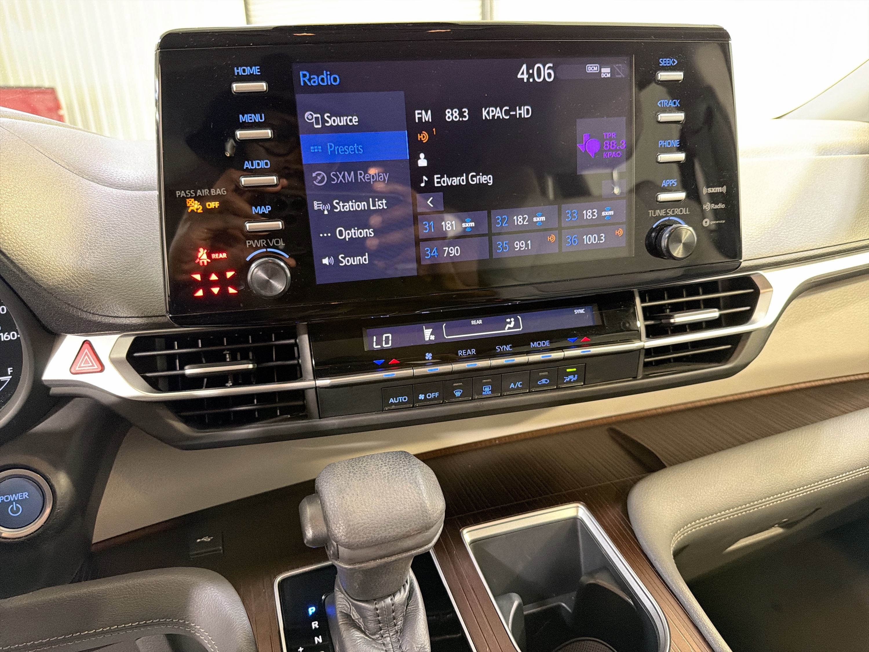 2021 Toyota Sienna LE